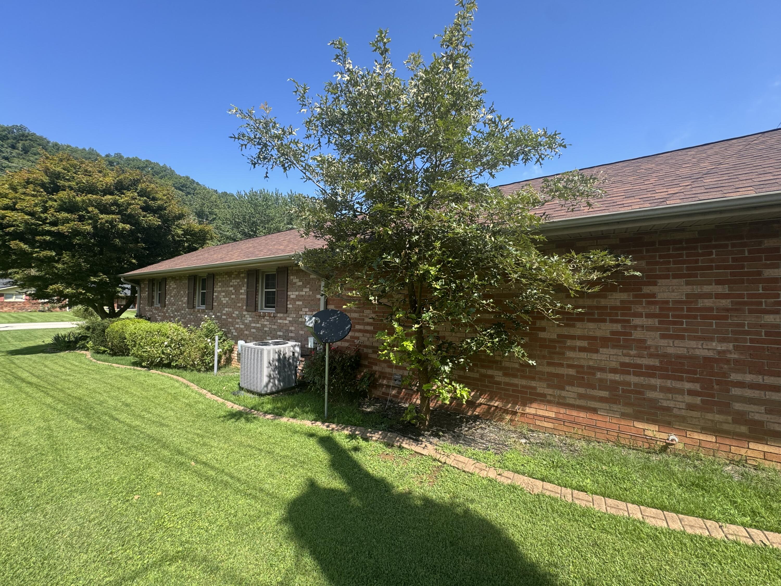 748 Lakeside Drive Property Photo 5
