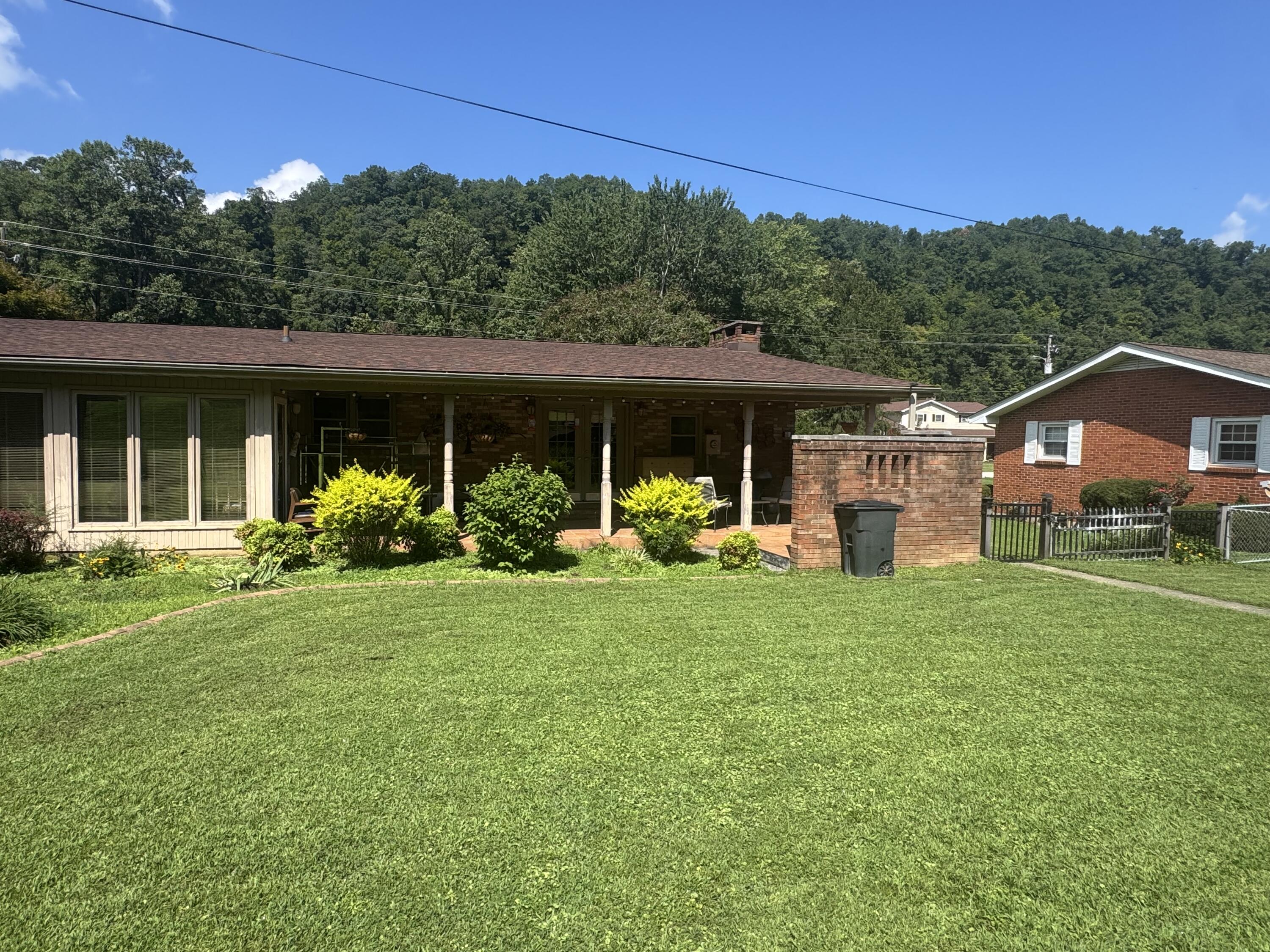 748 Lakeside Drive Property Photo 6
