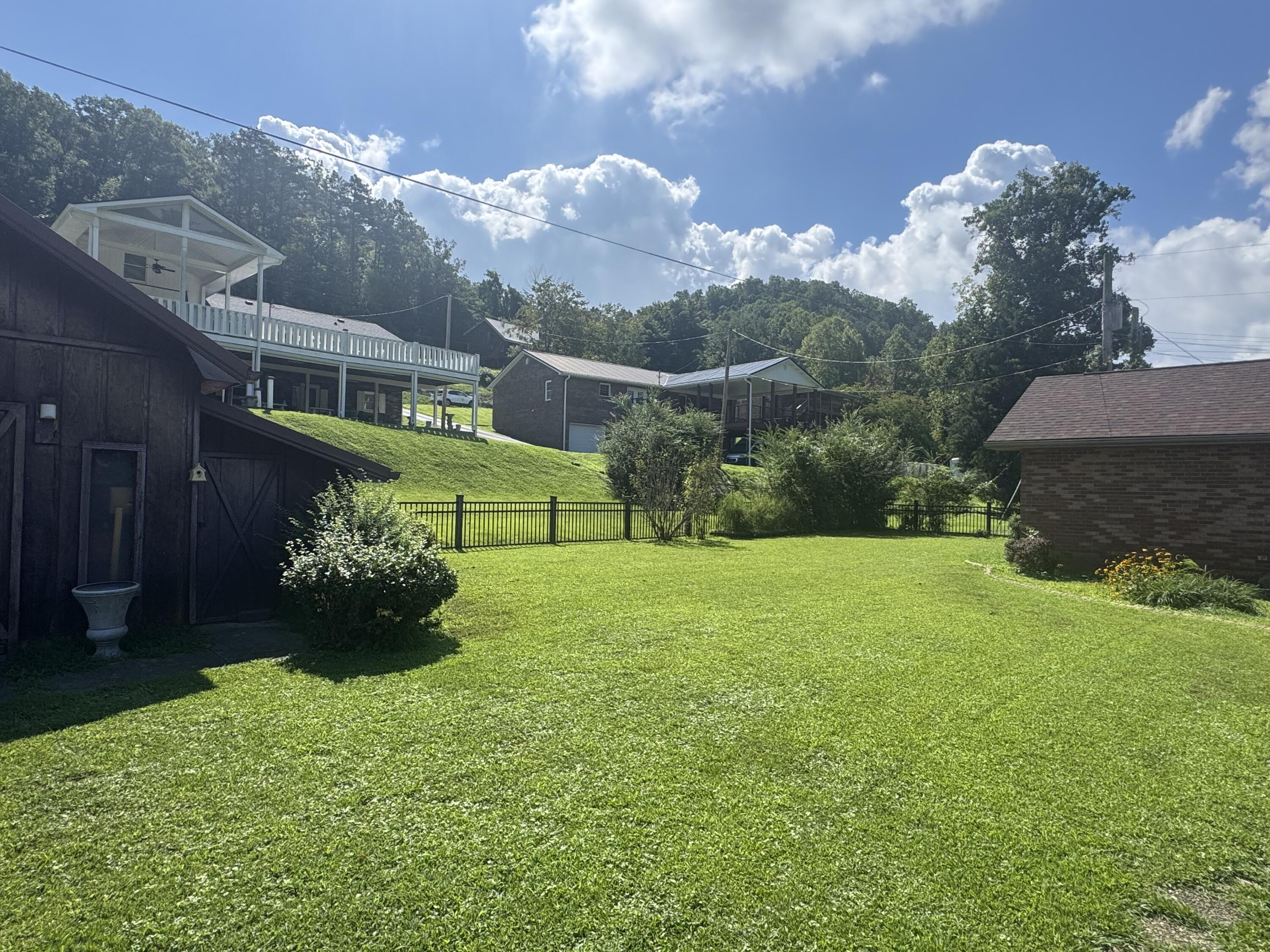 748 Lakeside Drive Property Photo 9