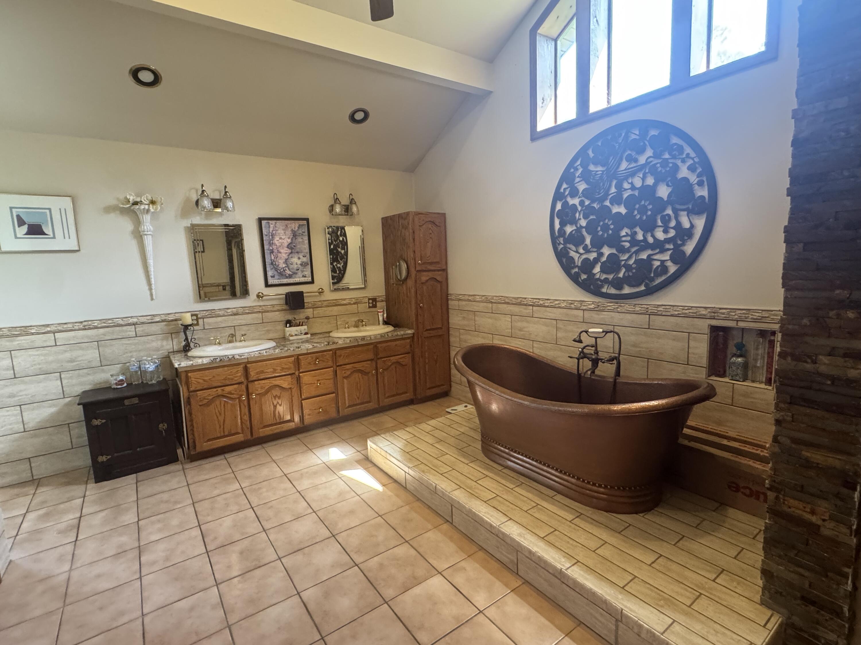 748 Lakeside Drive Property Photo 14