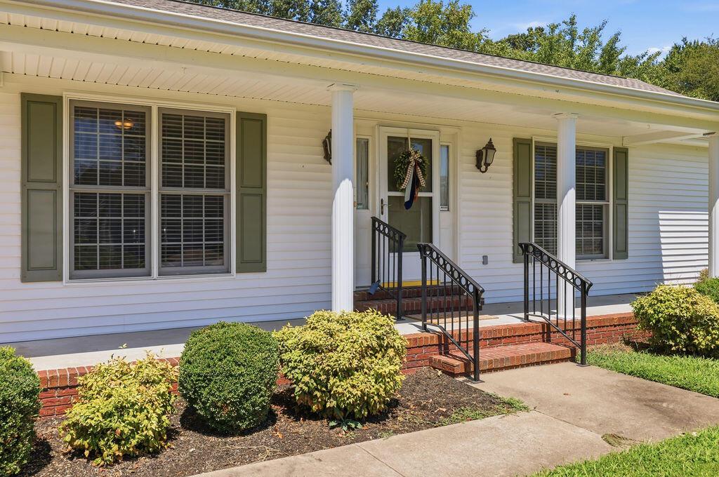 52 Cambridge Drive Property Photo 2