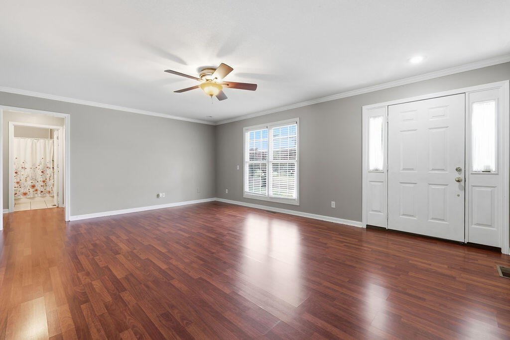 52 Cambridge Drive Property Photo 3