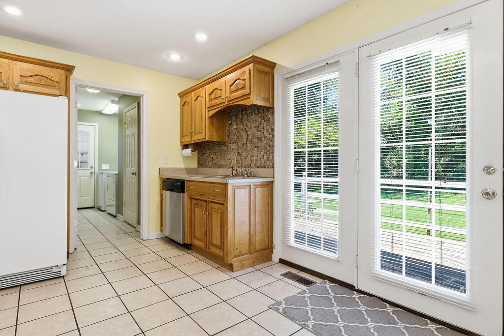 52 Cambridge Drive Property Photo 7