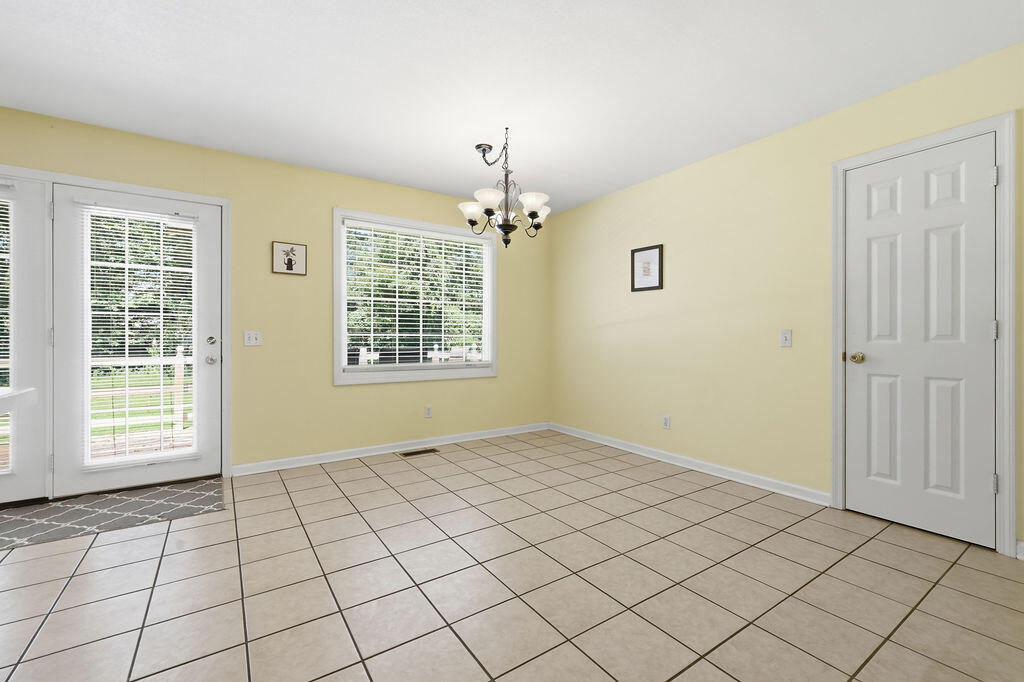 52 Cambridge Drive Property Photo 9