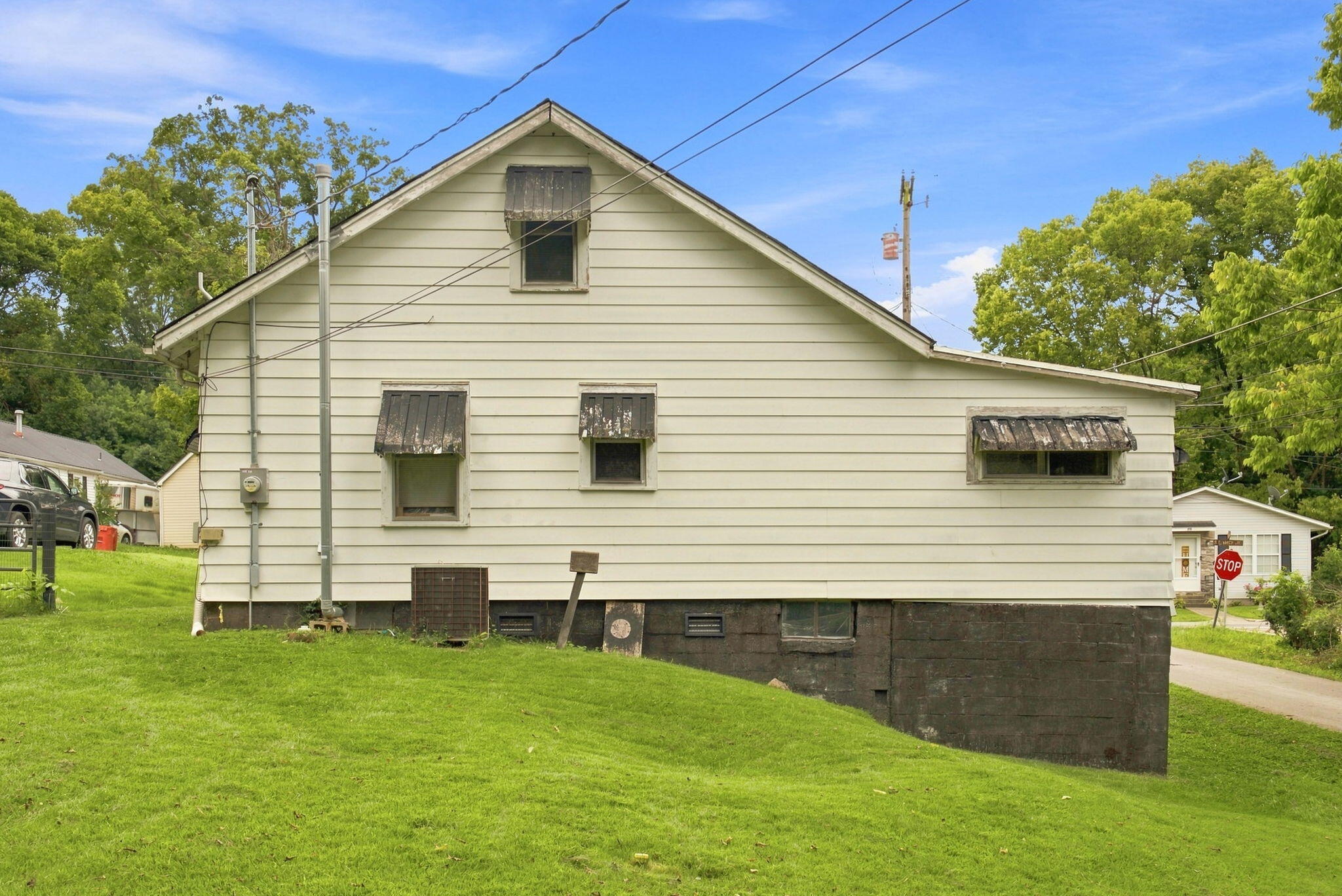 509 S Elmarch Avenue Property Photo 7