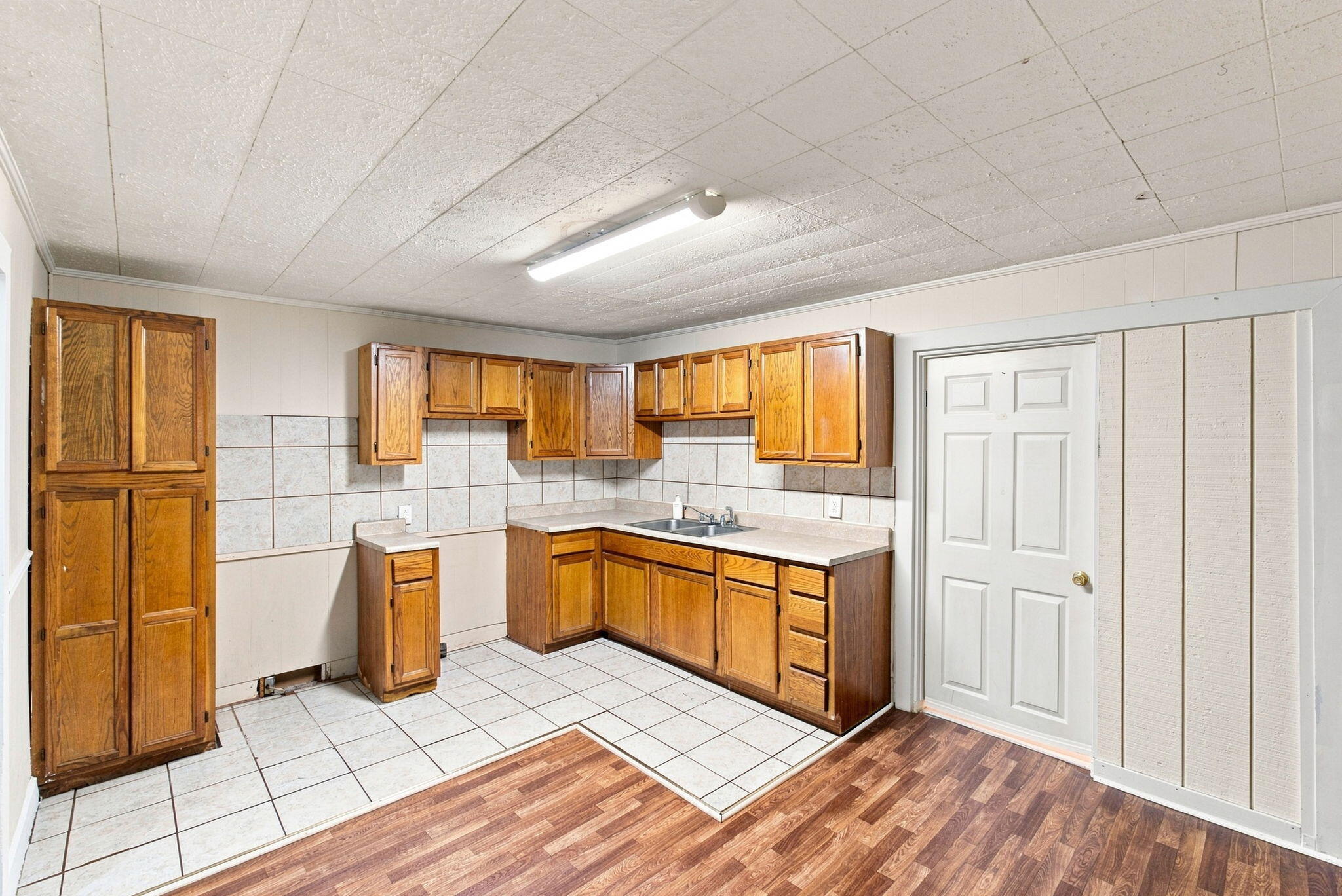 509 S Elmarch Avenue Property Photo 11