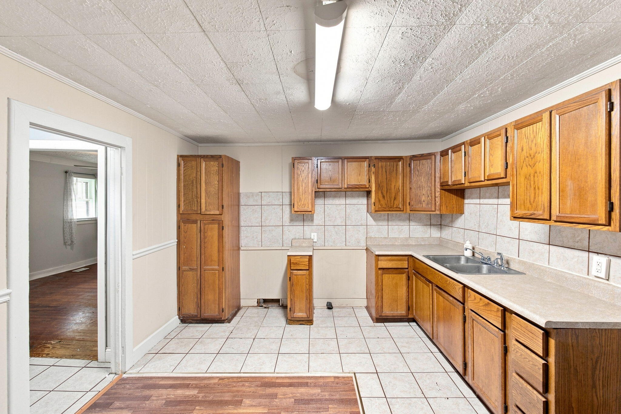 509 S Elmarch Avenue Property Photo 13