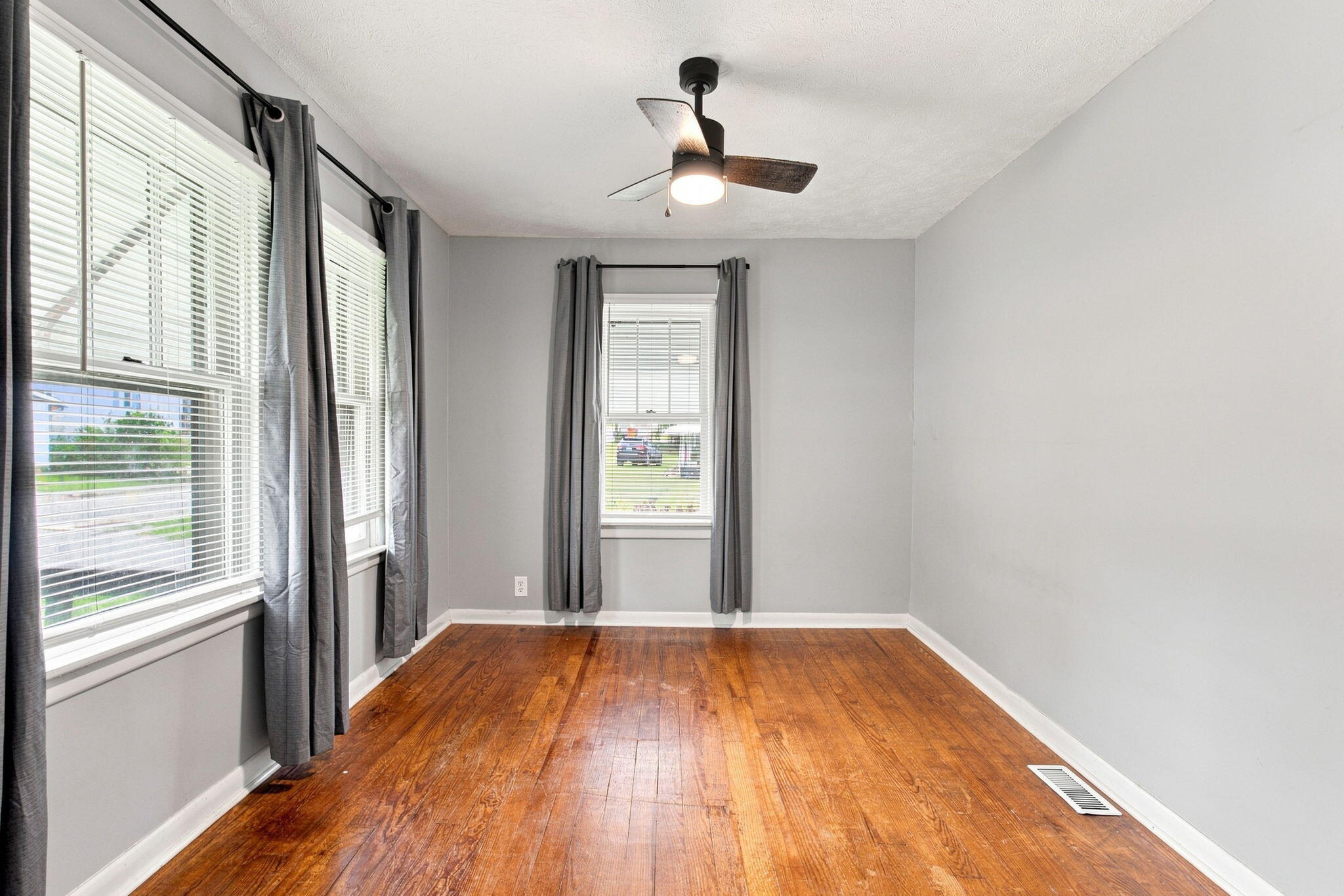 509 S Elmarch Avenue Property Photo 14