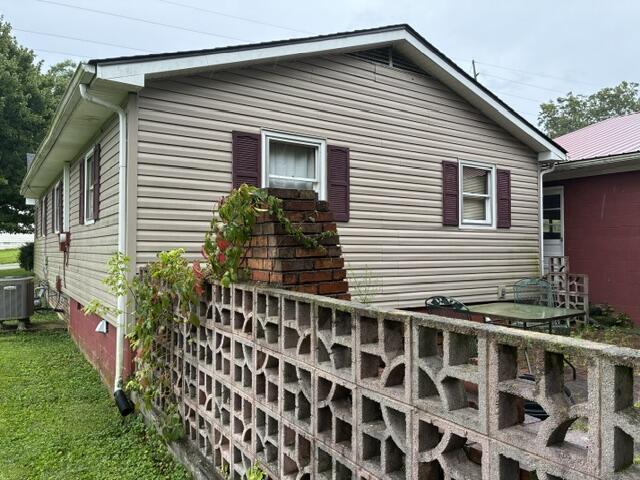 24 Spring Street Property Photo 4