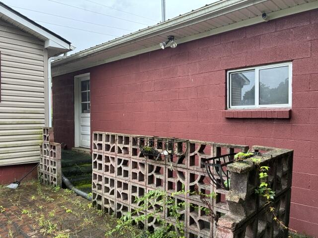 24 Spring Street Property Photo 5
