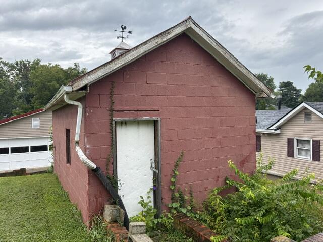 24 Spring Street Property Photo 9