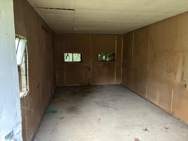 24 Spring Street Property Photo 10