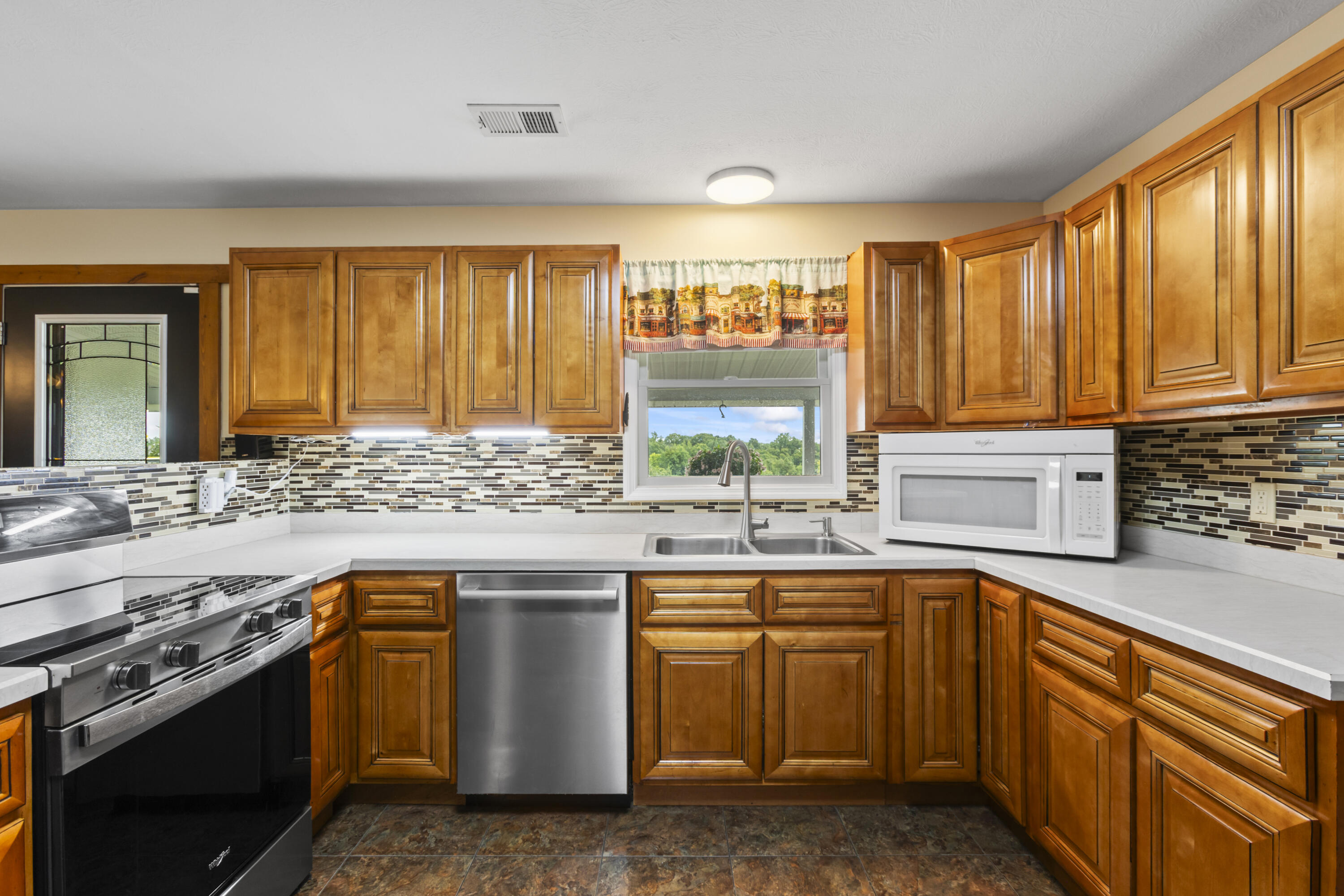 255 Rockbridge Lane Property Photo 13