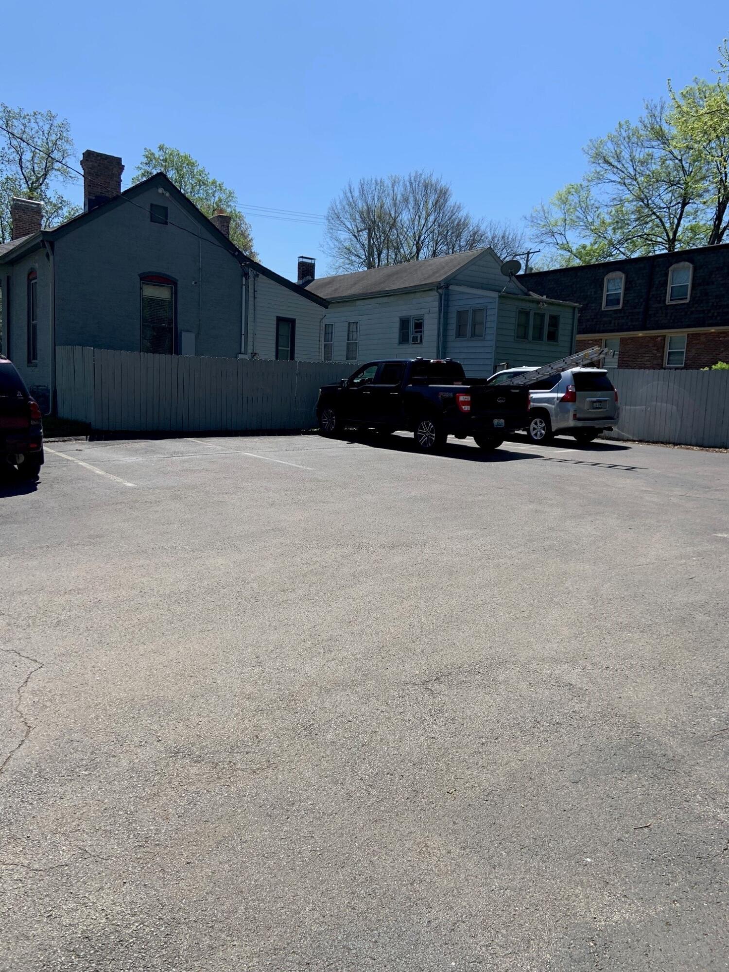 635 N Broadway Property Photo 17