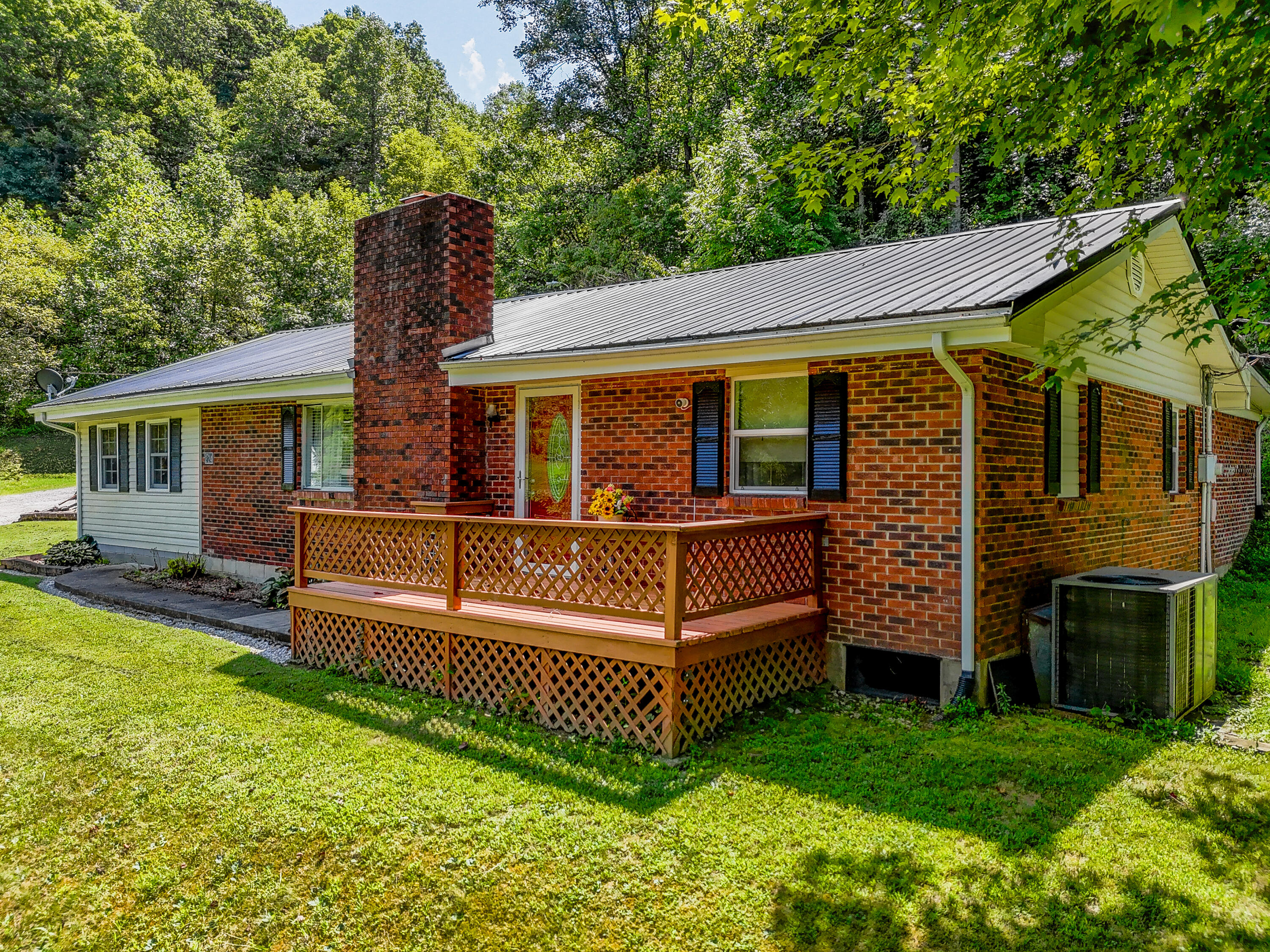 224 Mays Road Property Photo 6