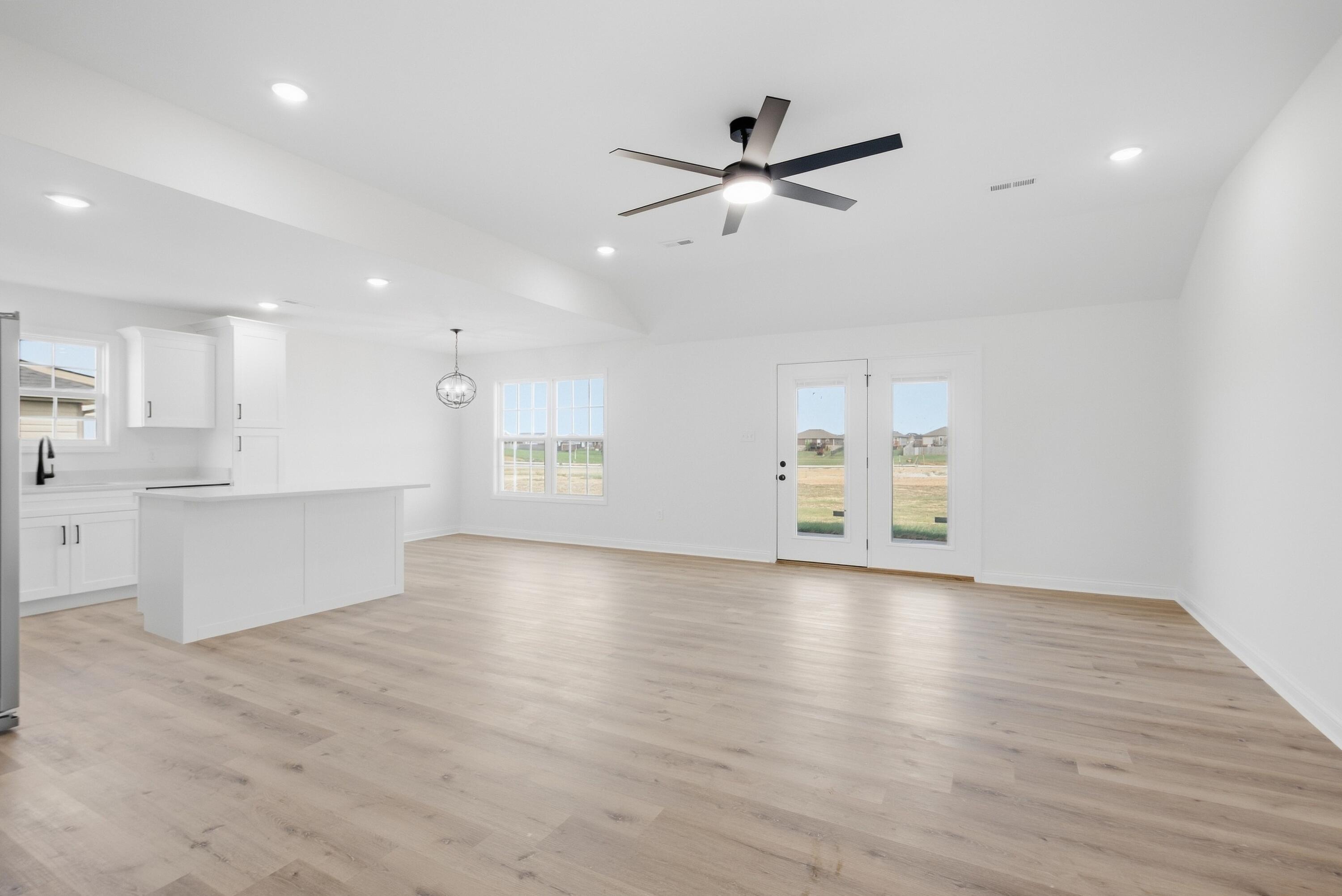 408 Lands End Drive Property Photo 6
