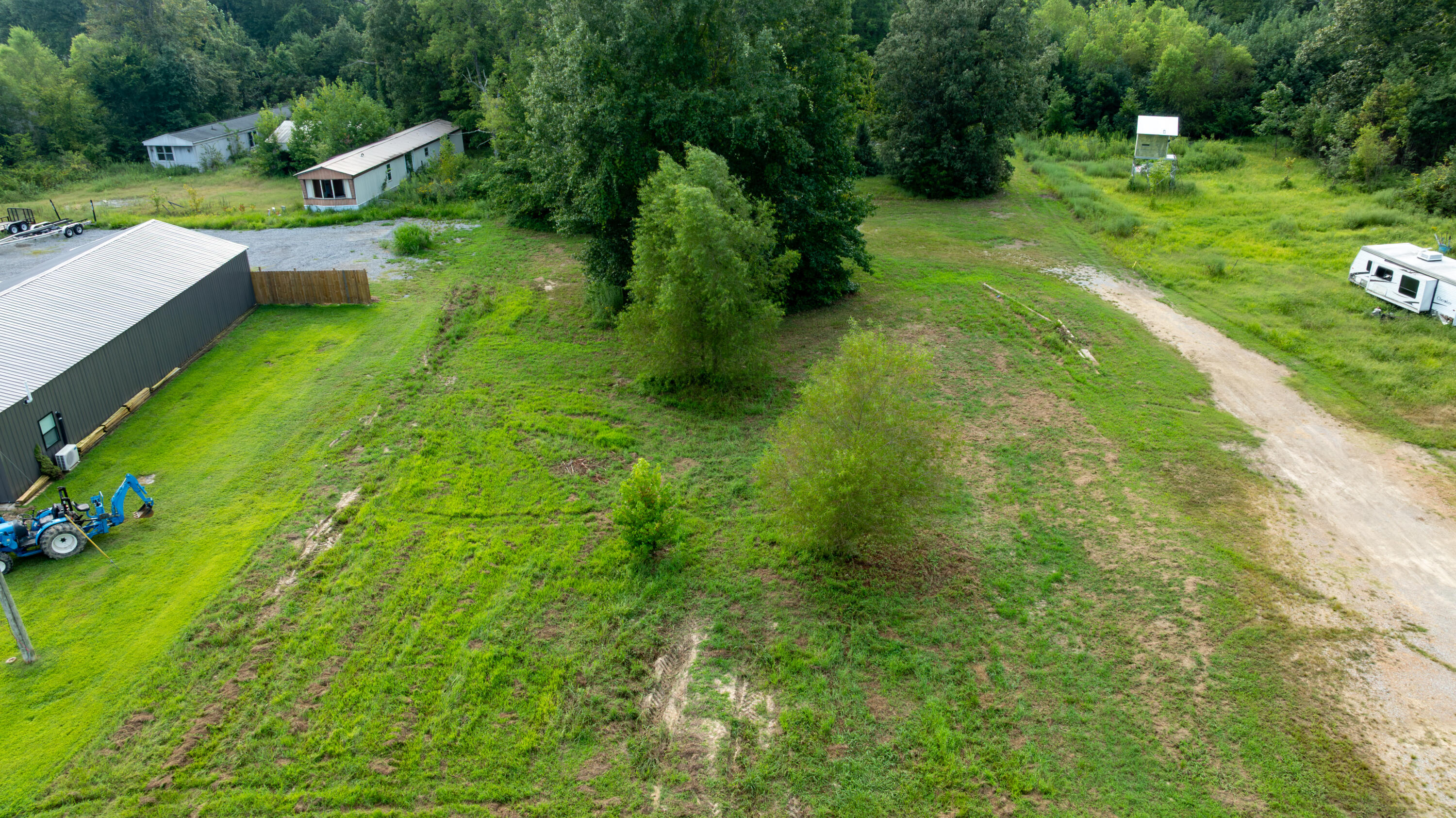 2755 Oaks Road Property Photo 14