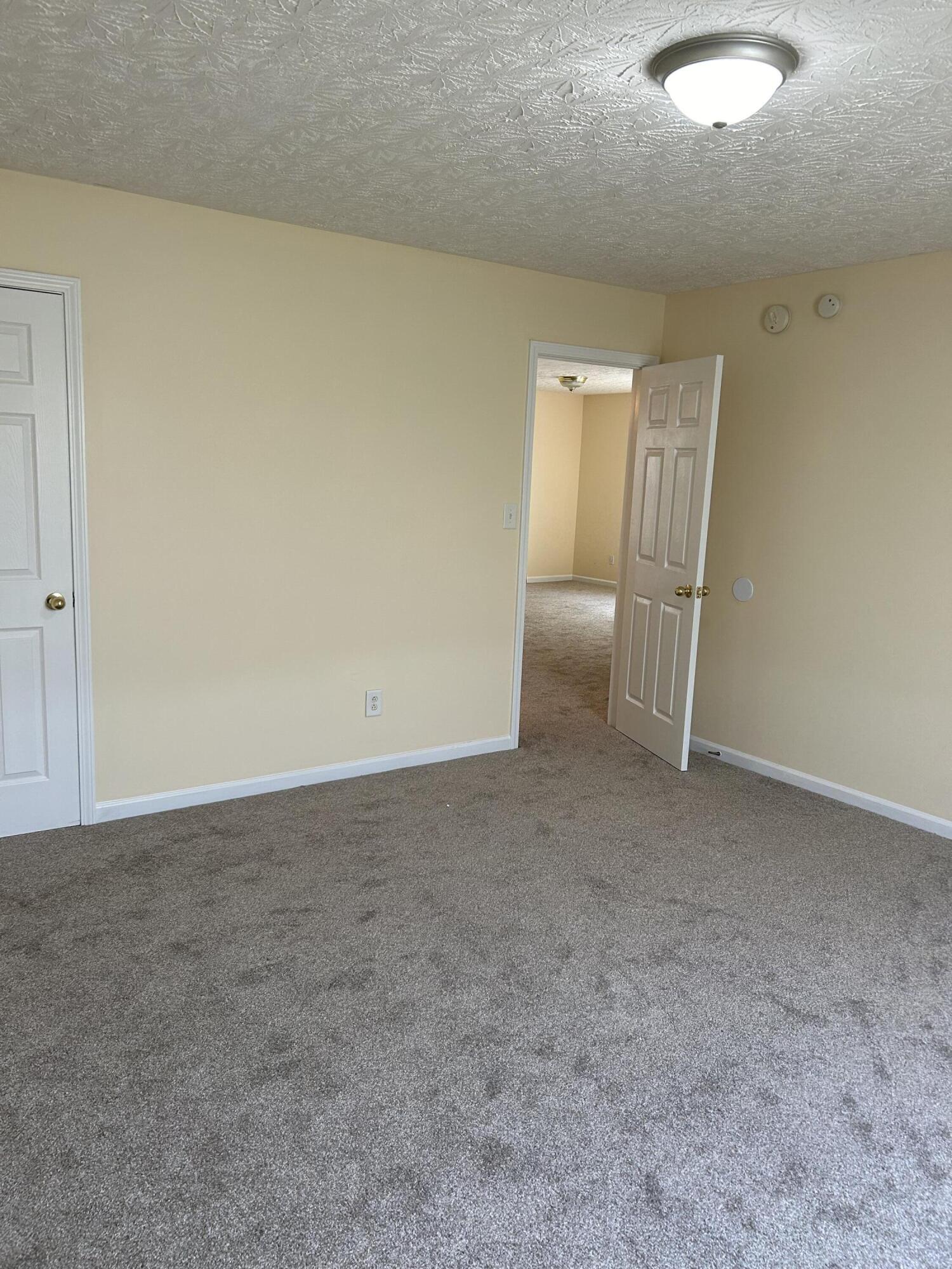 304 Newcastle Lane Property Photo 14