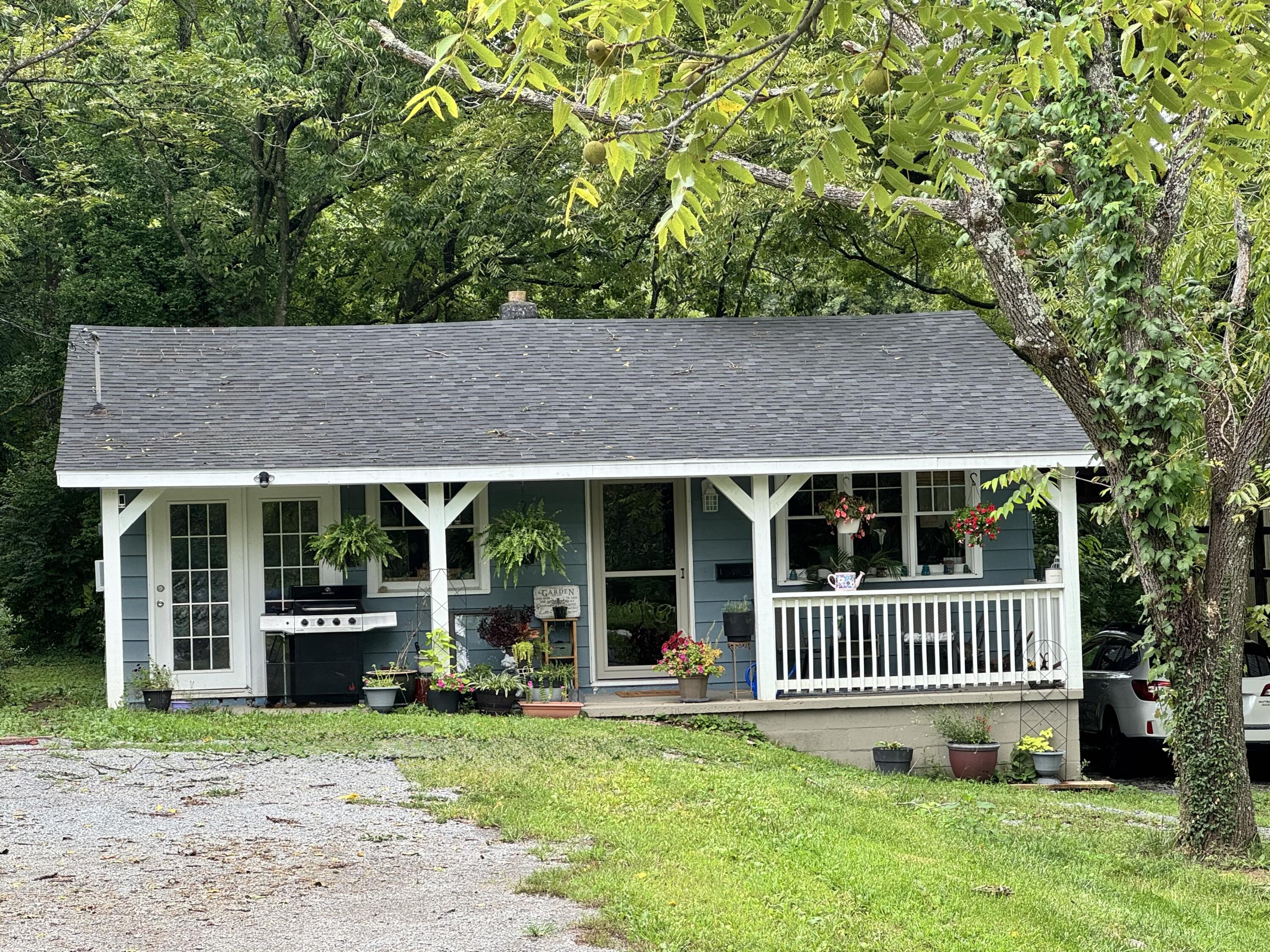719 Gose Pike Property Photo 4
