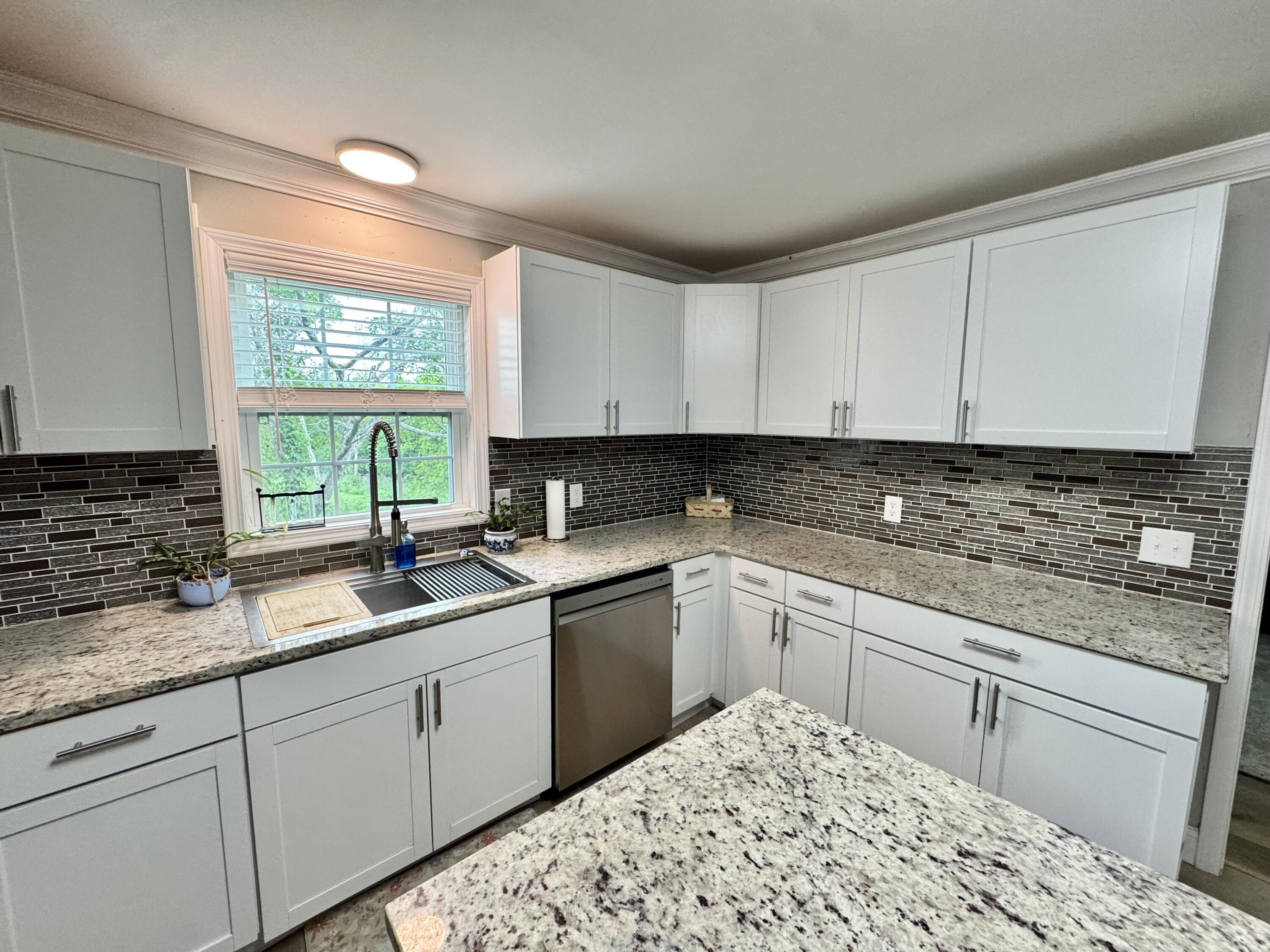 719 Gose Pike Property Photo 8
