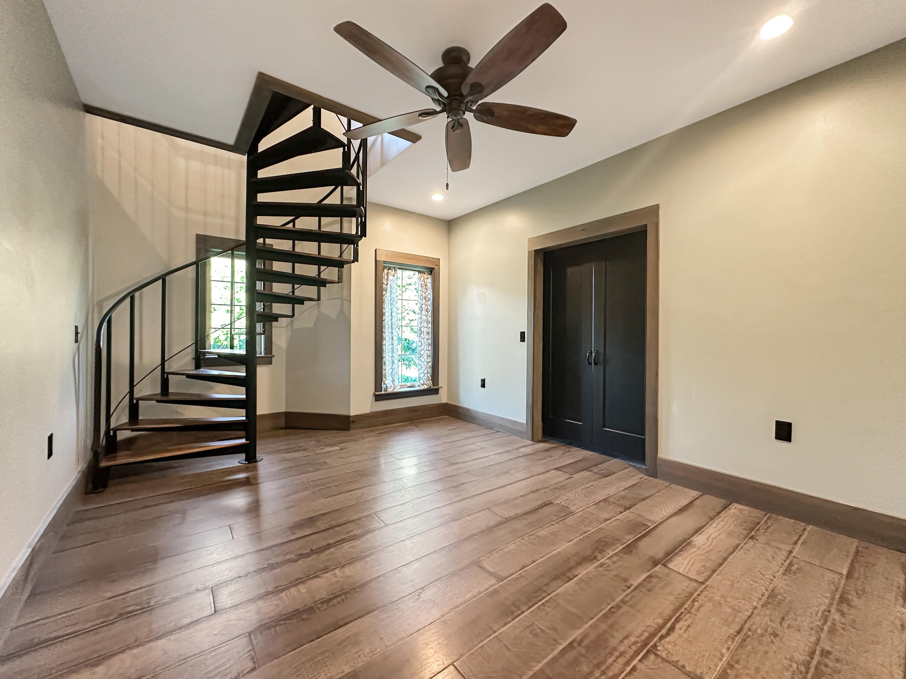 805 Short Road Property Photo 17
