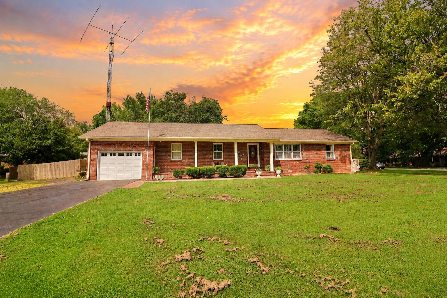 1900 Gatesborough Circle Property Photo 1