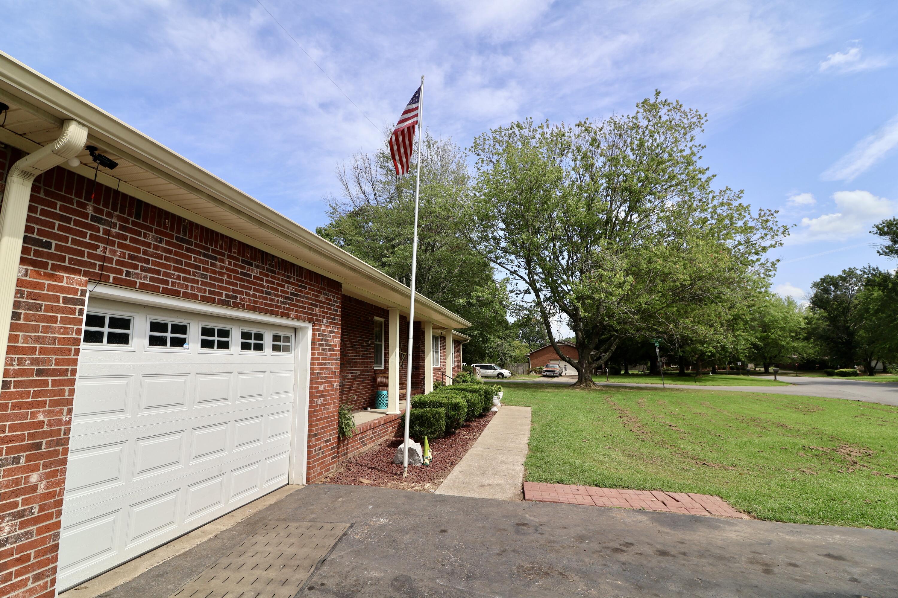 1900 Gatesborough Circle Property Photo 2