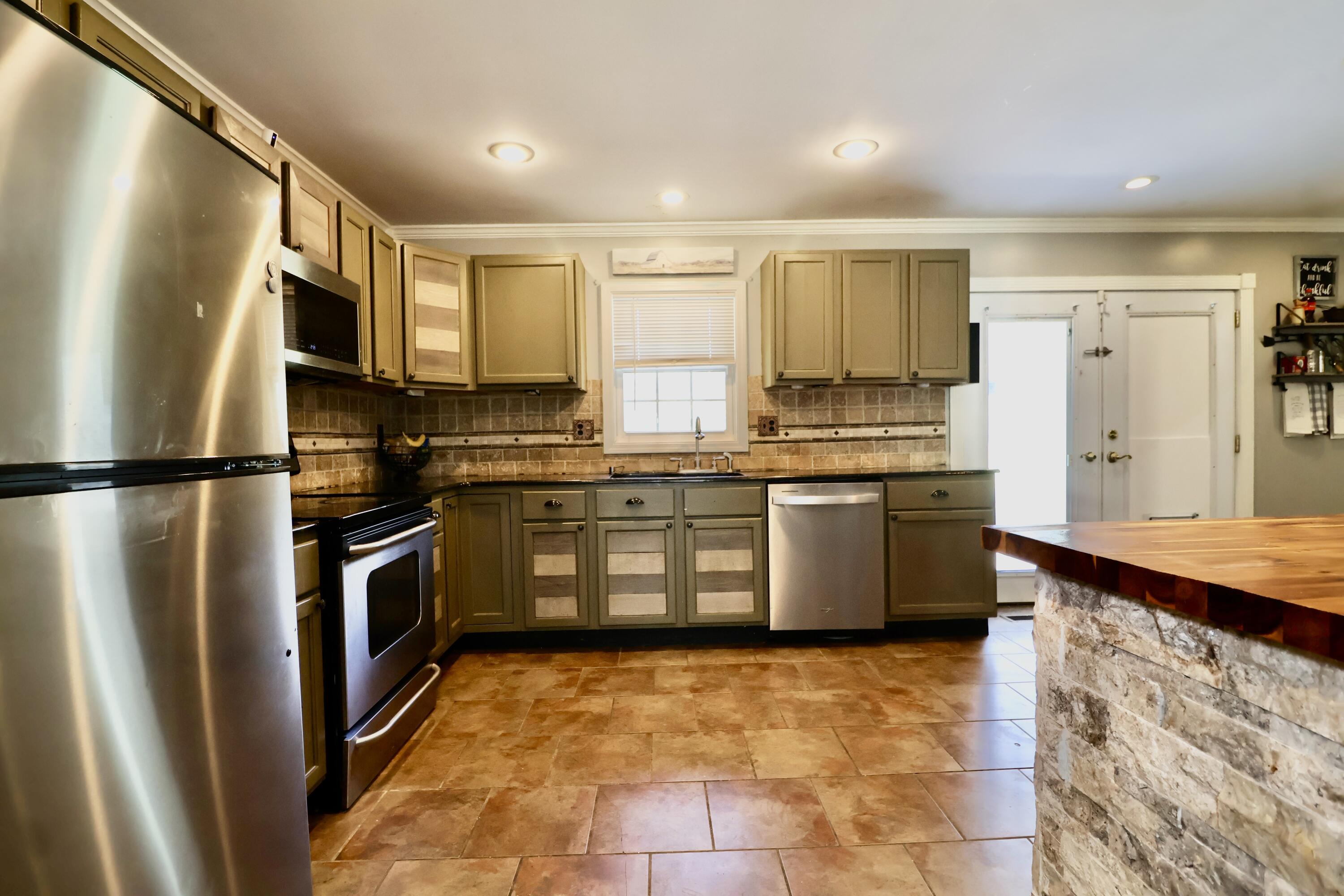 1900 Gatesborough Circle Property Photo 6