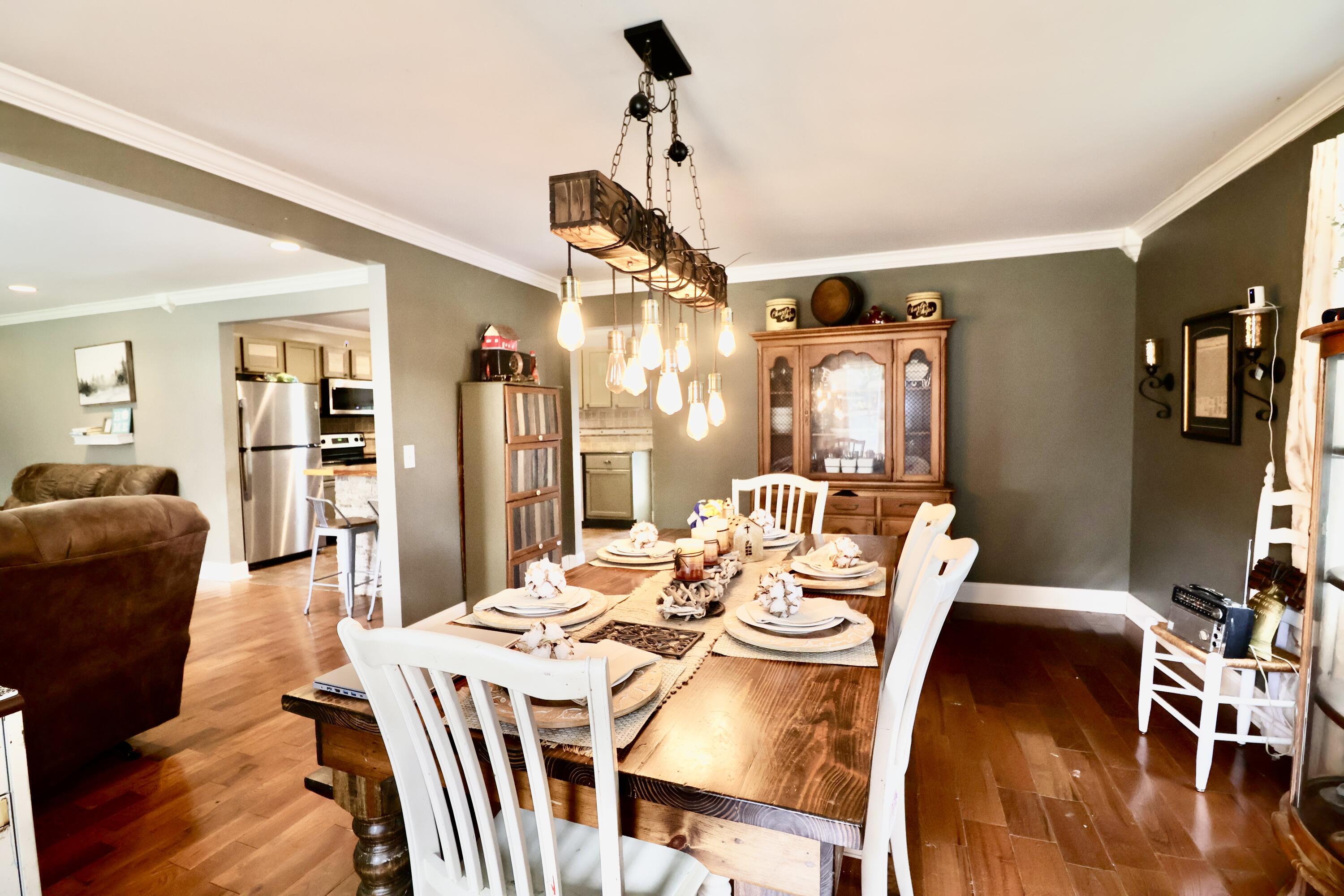 1900 Gatesborough Circle Property Photo 9