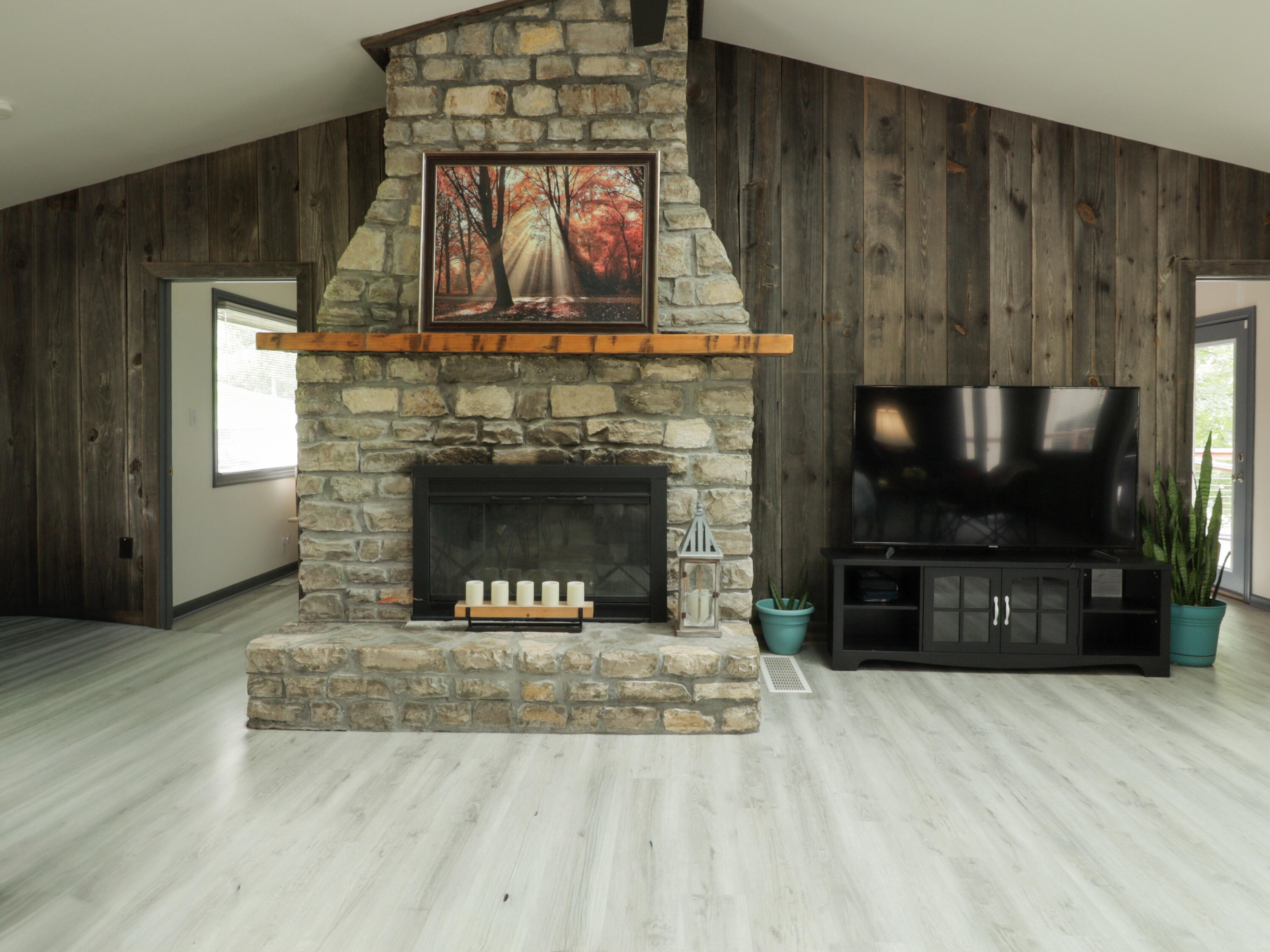 251 Herrington Woods Property Photo 8