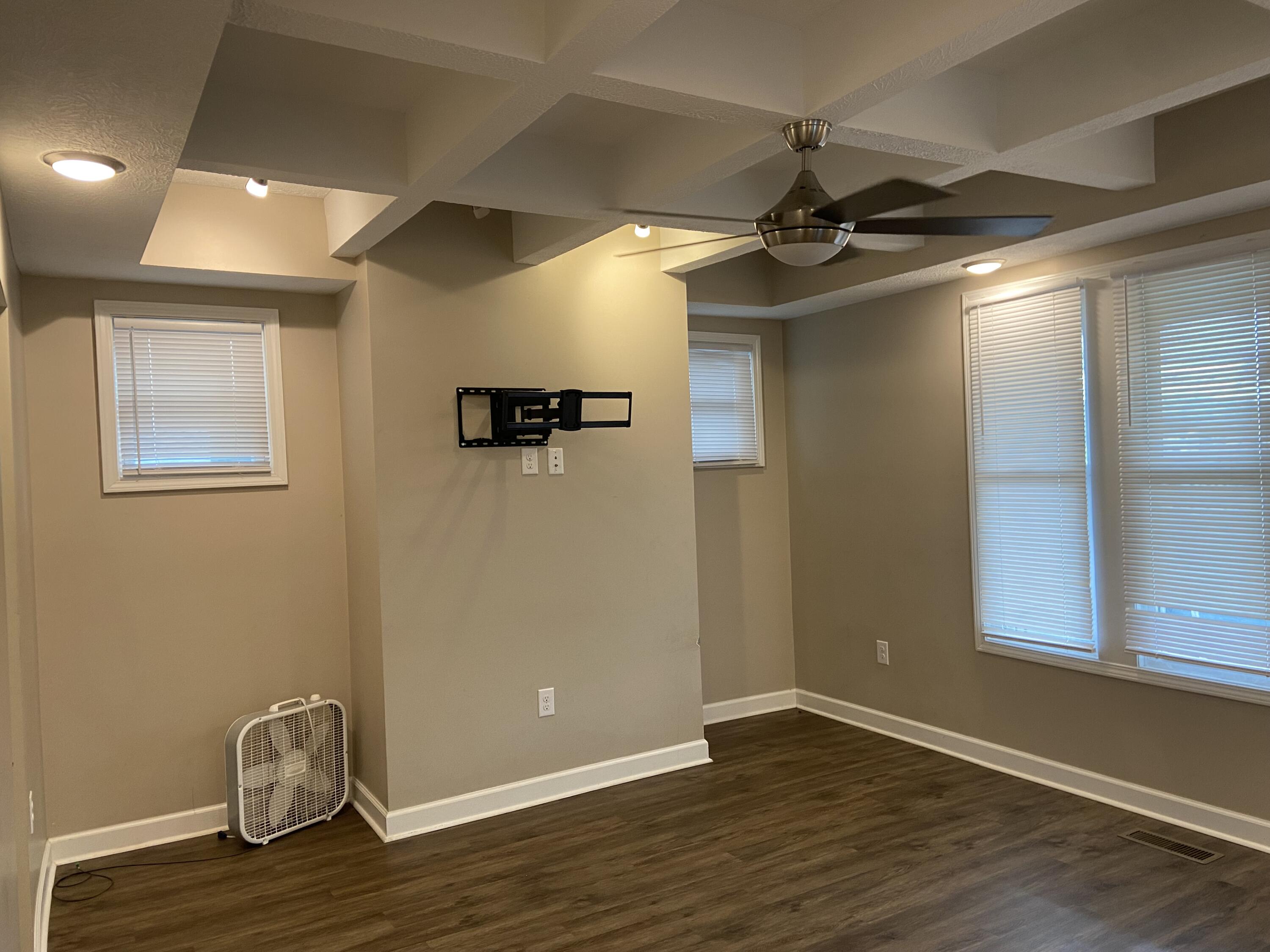 2916 Bath Avenue Property Photo 4