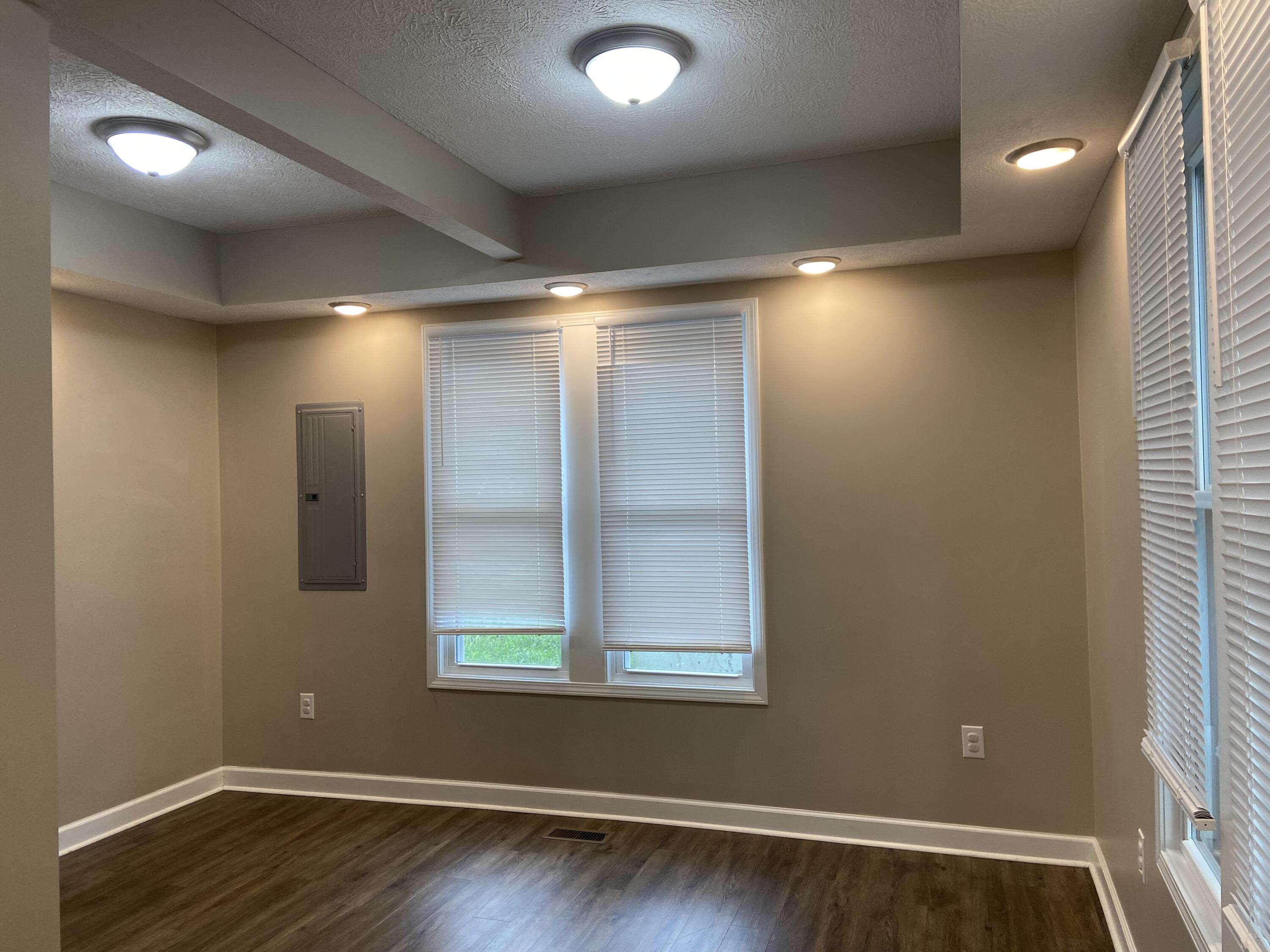 2916 Bath Avenue Property Photo 6