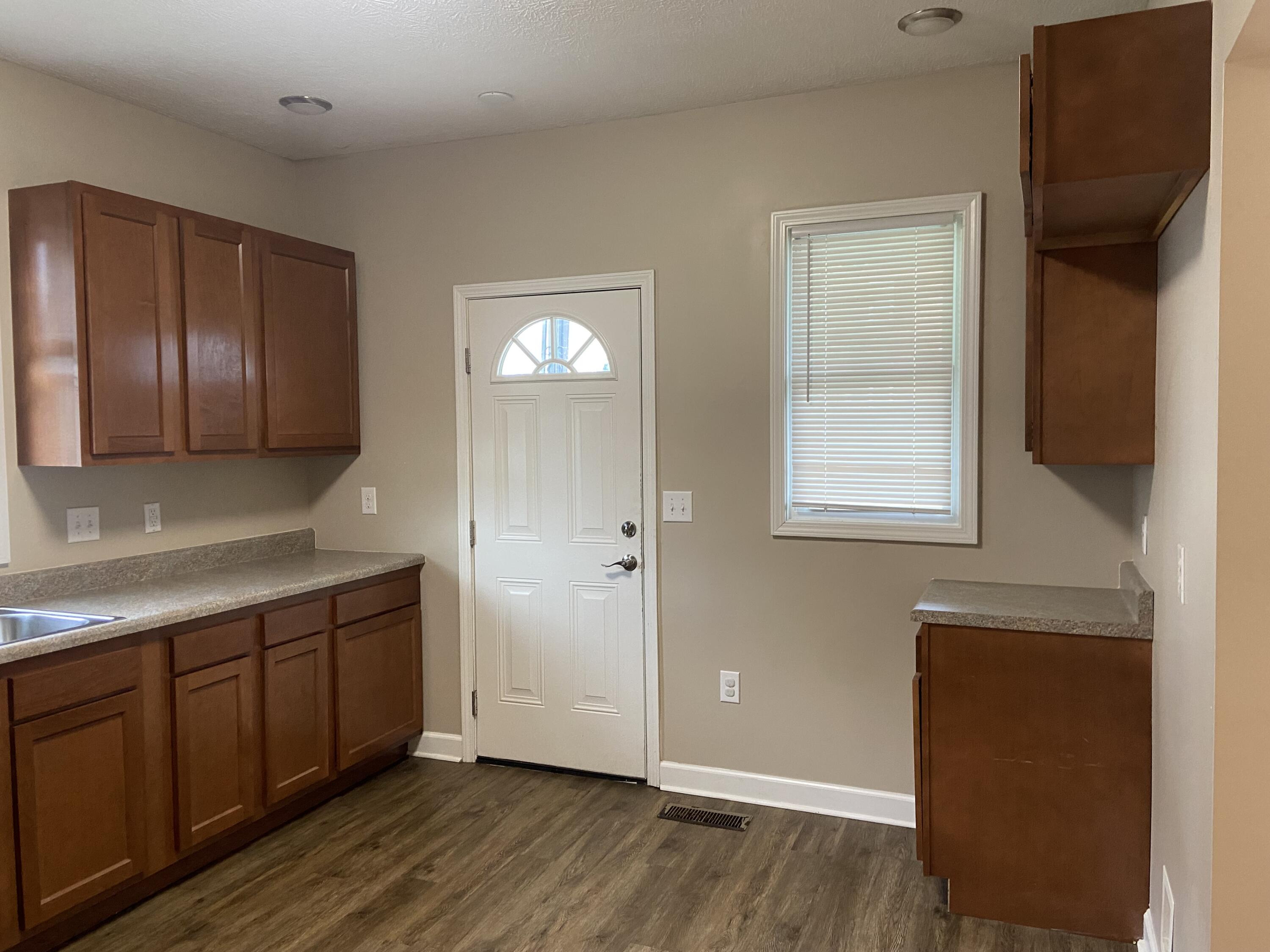 2916 Bath Avenue Property Photo 8