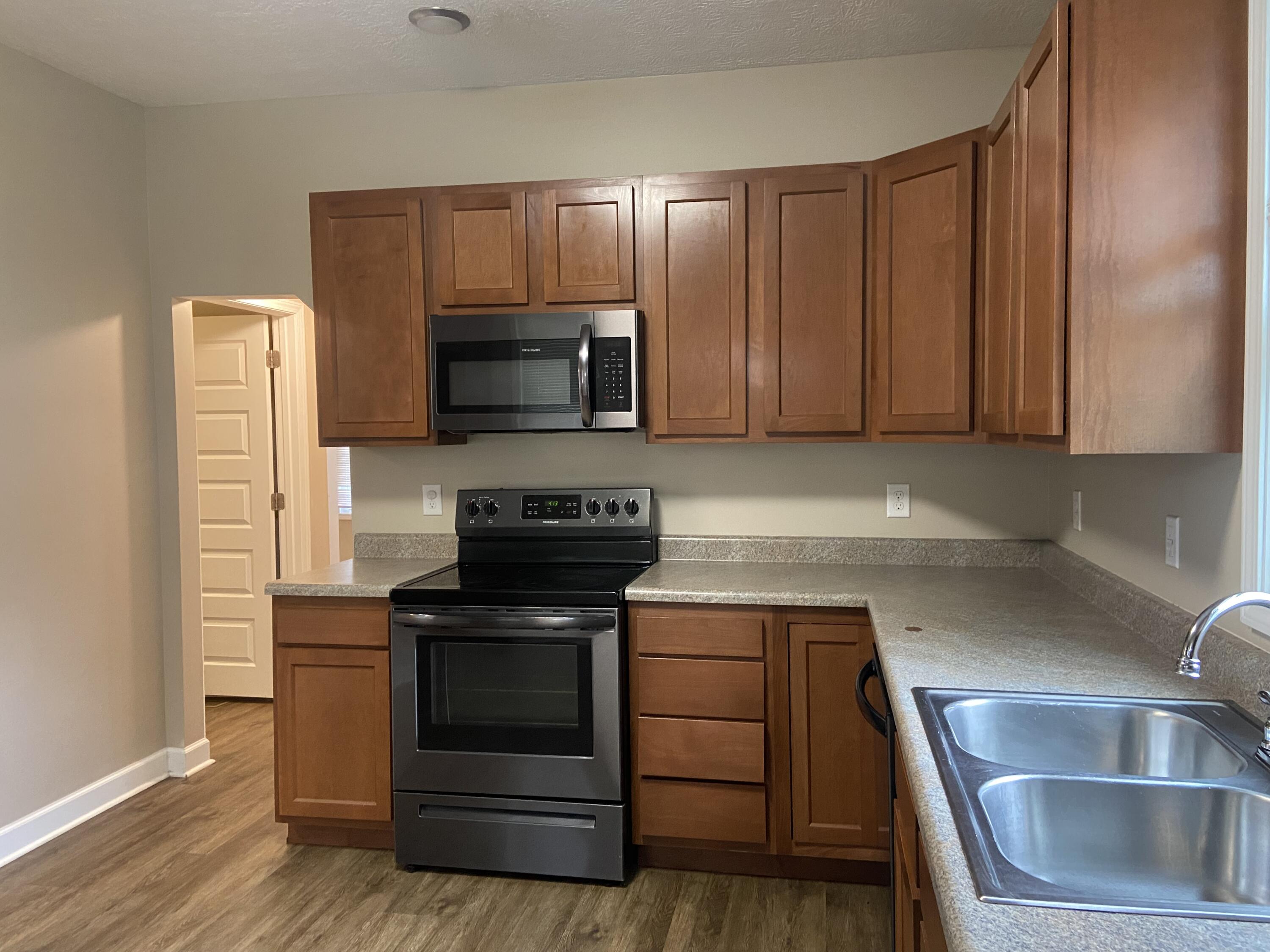 2916 Bath Avenue Property Photo 11