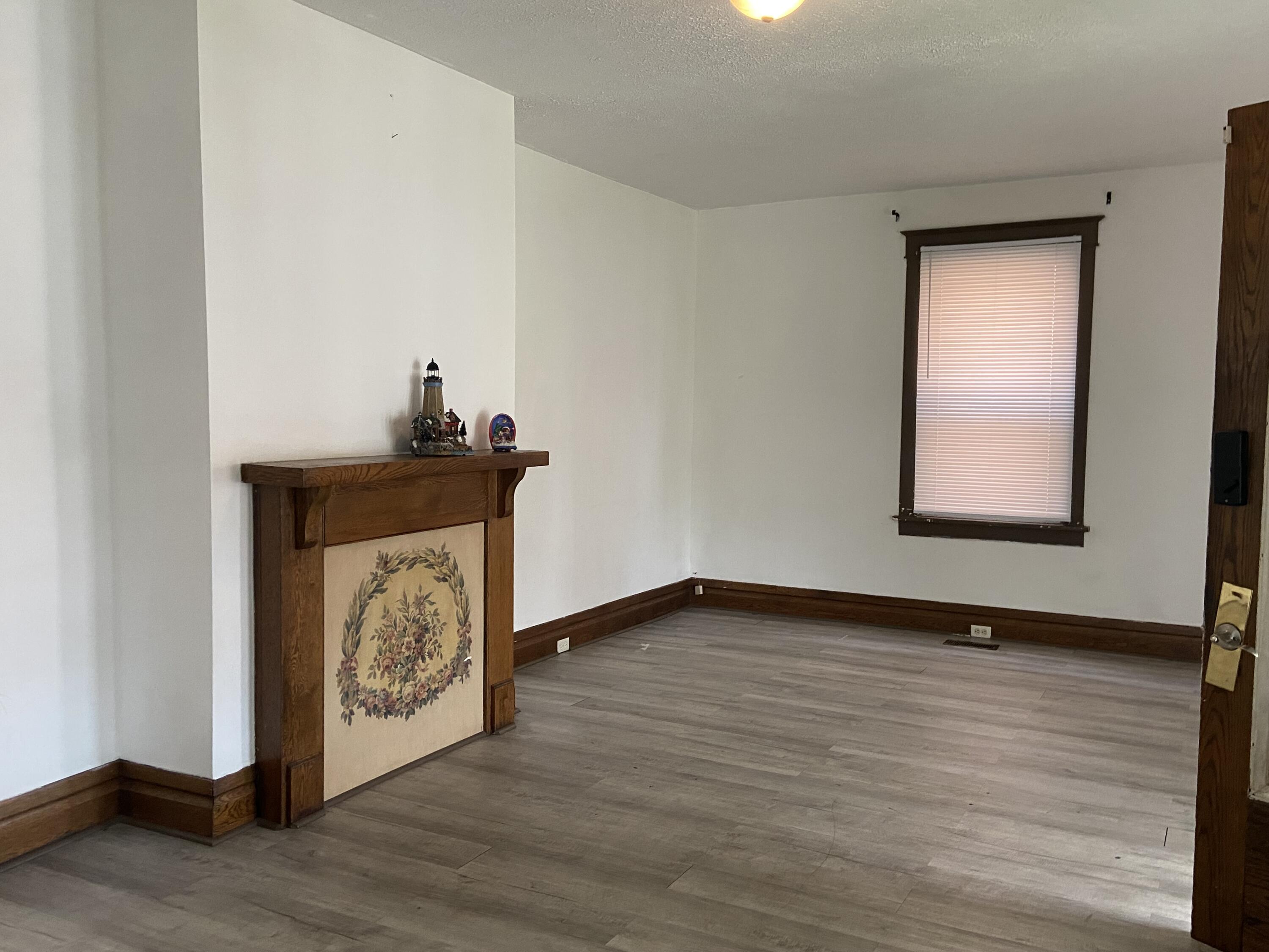 2912 Bath Avenue Property Photo 2