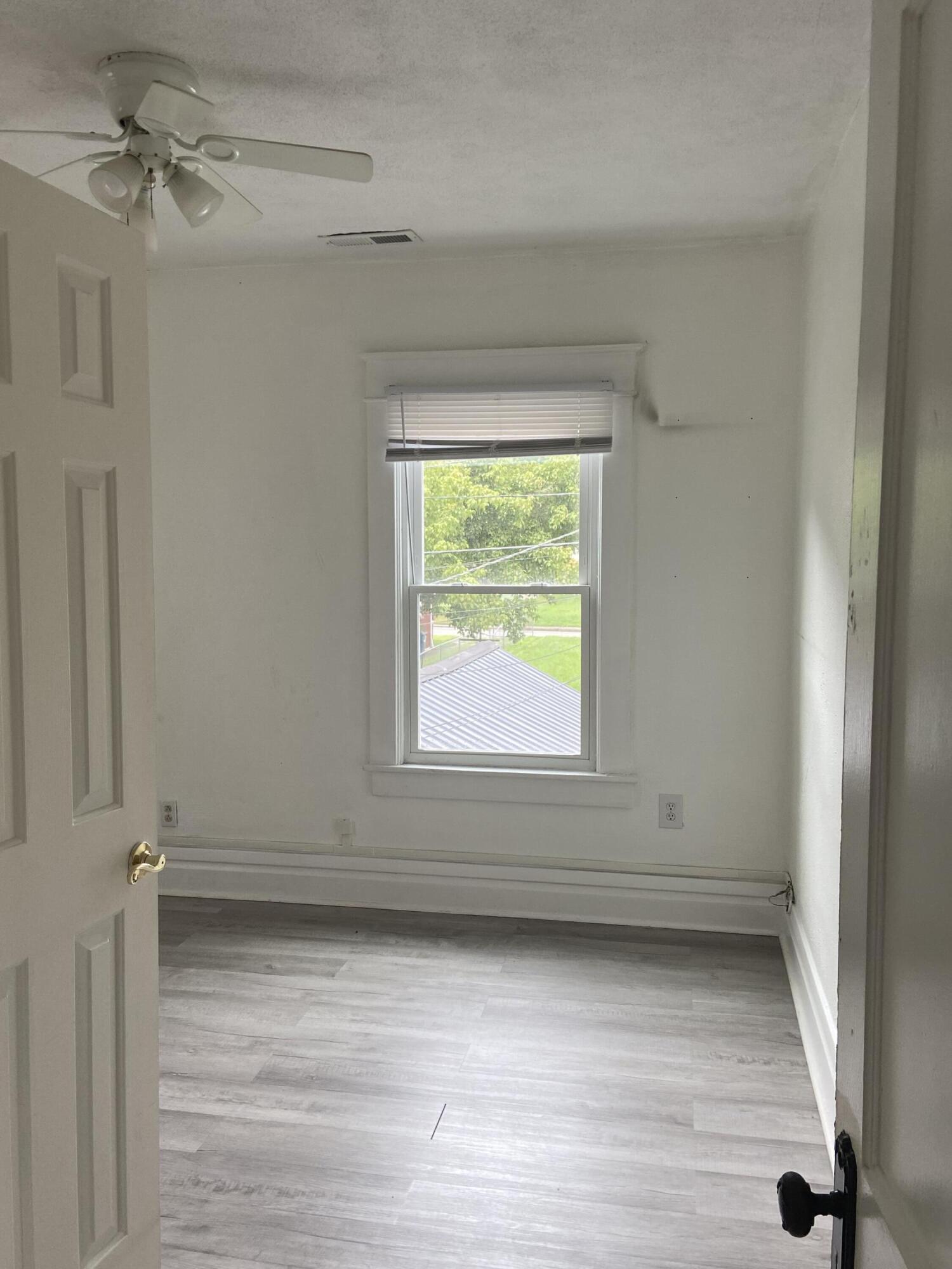2912 Bath Avenue Property Photo 21