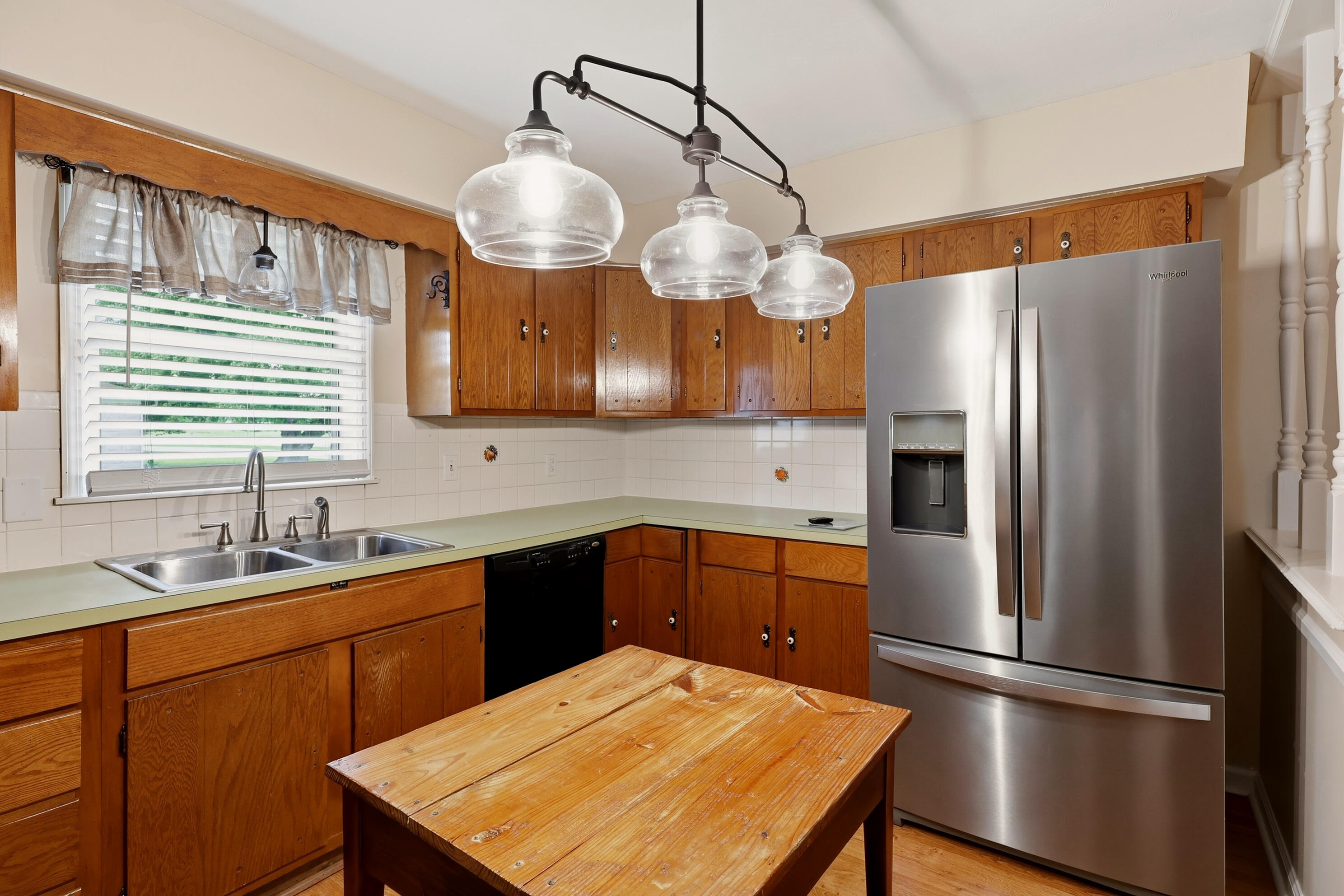 627 Greenbriar Drive Property Photo 16