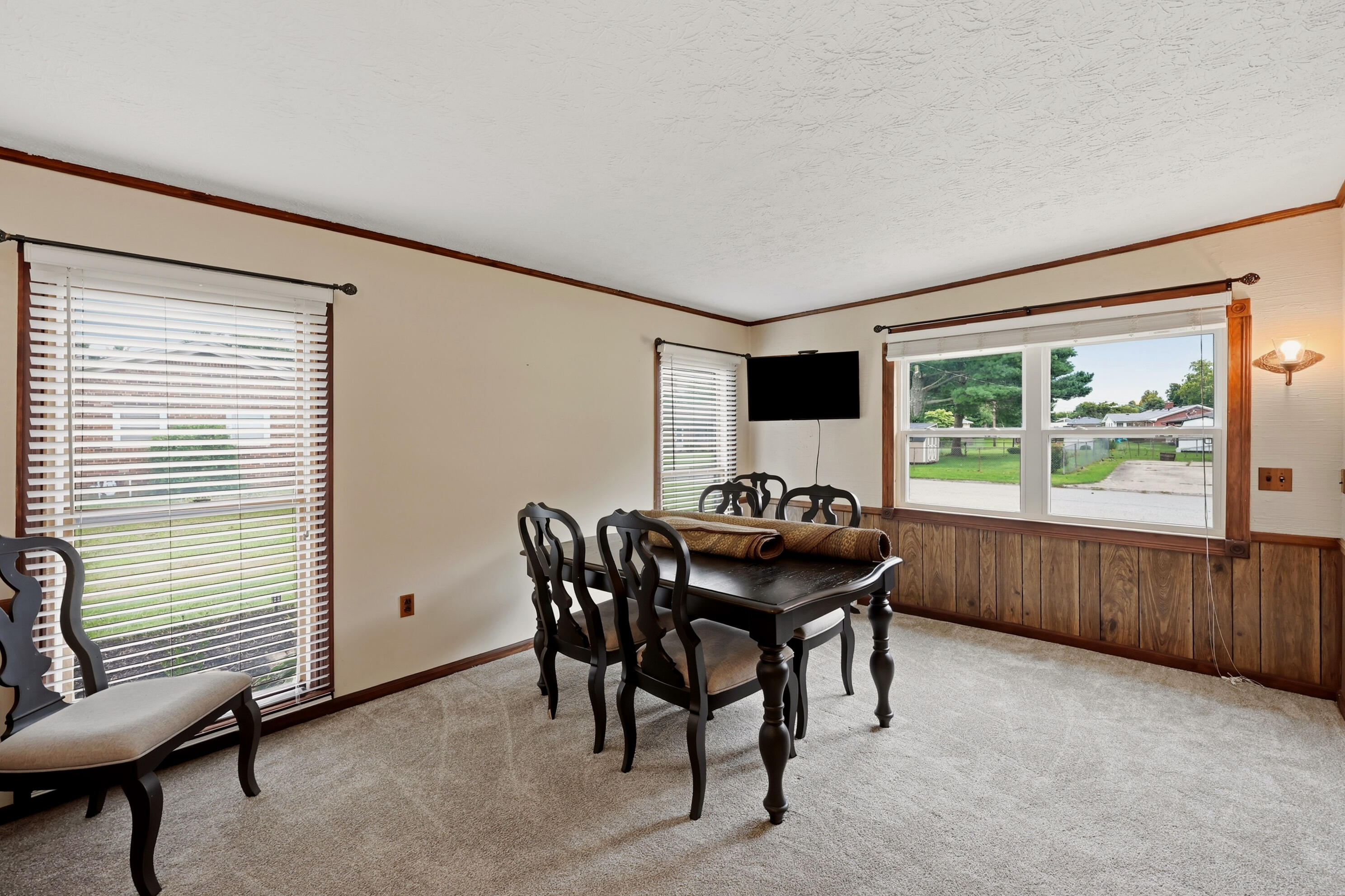 627 Greenbriar Drive Property Photo 19