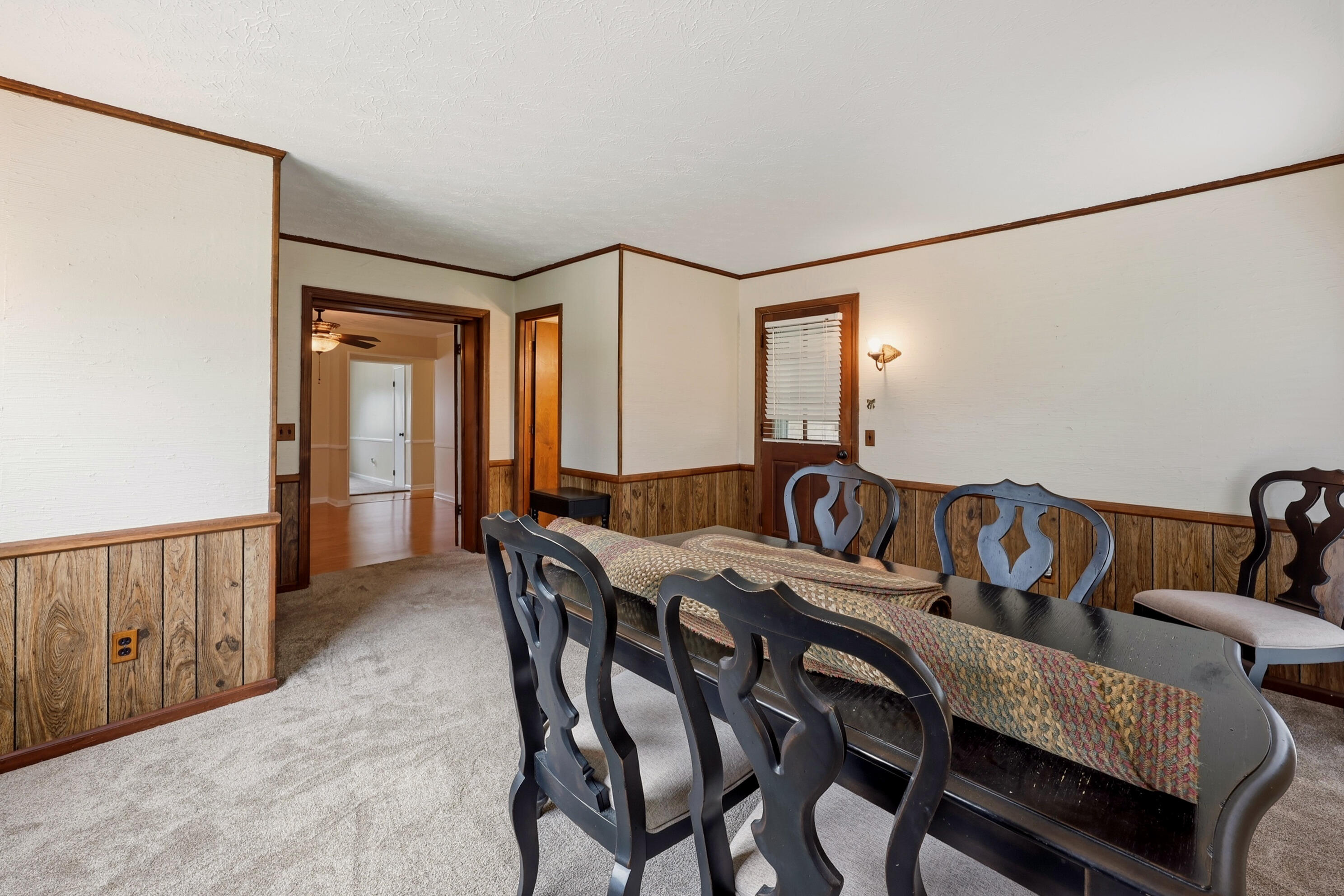 627 Greenbriar Drive Property Photo 20