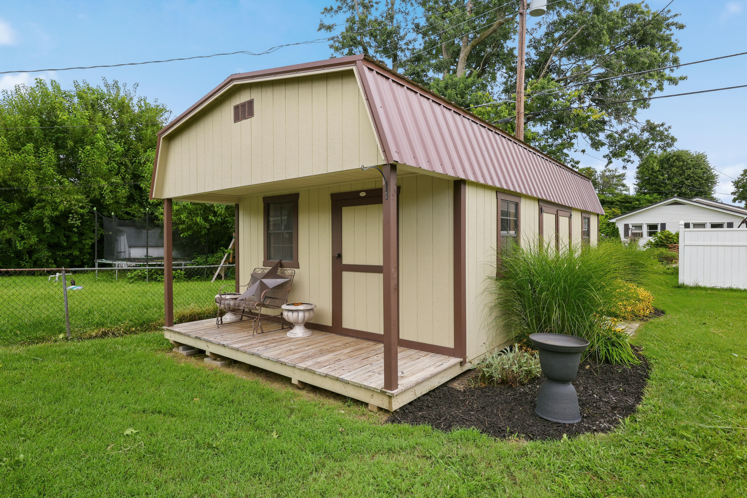 627 Greenbriar Drive Property Photo 29