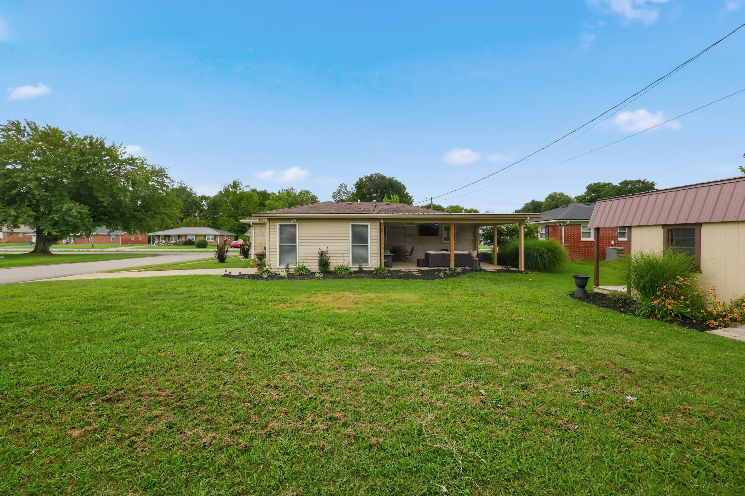 627 Greenbriar Drive Property Photo 33