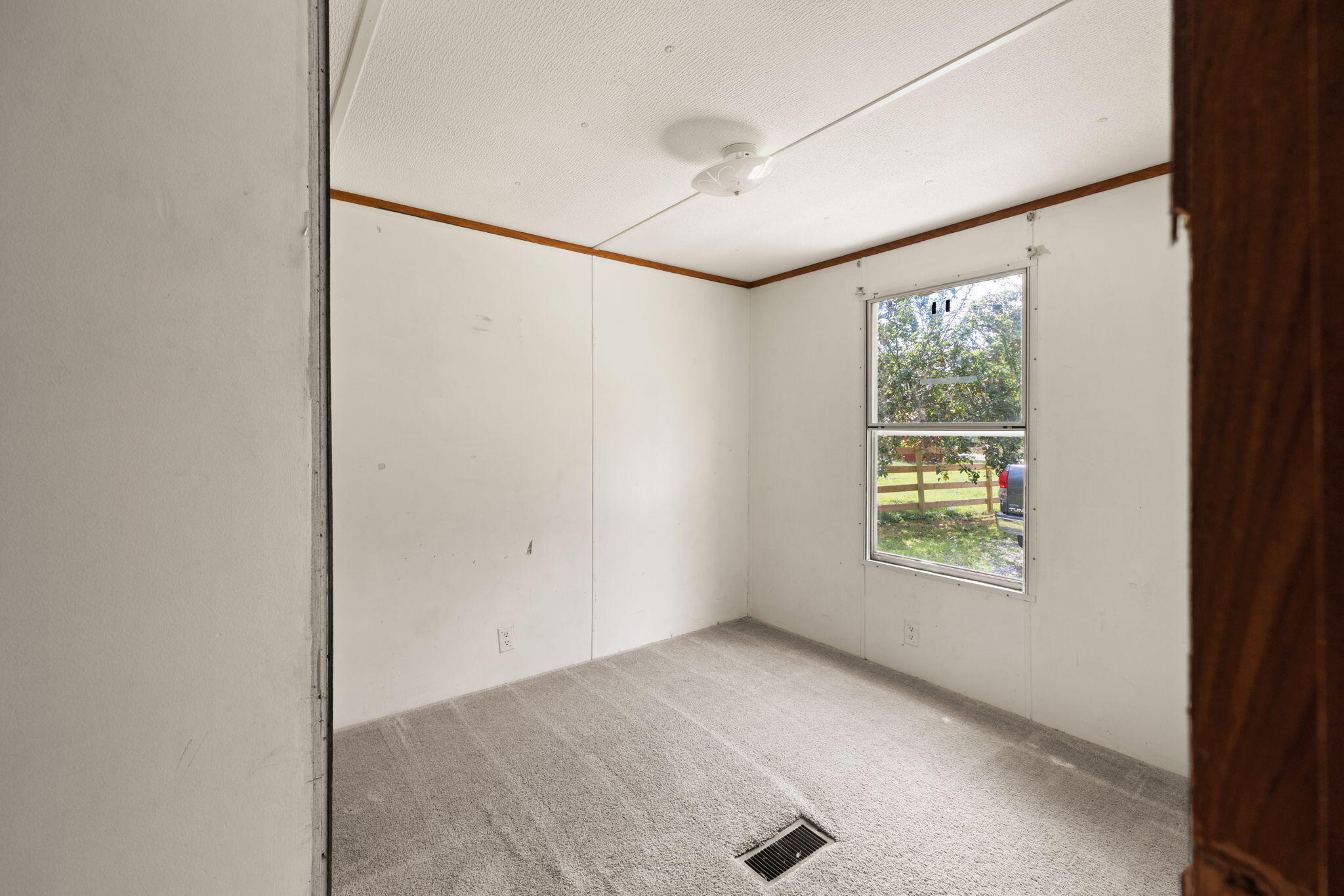270 Hensley Road Property Photo 34