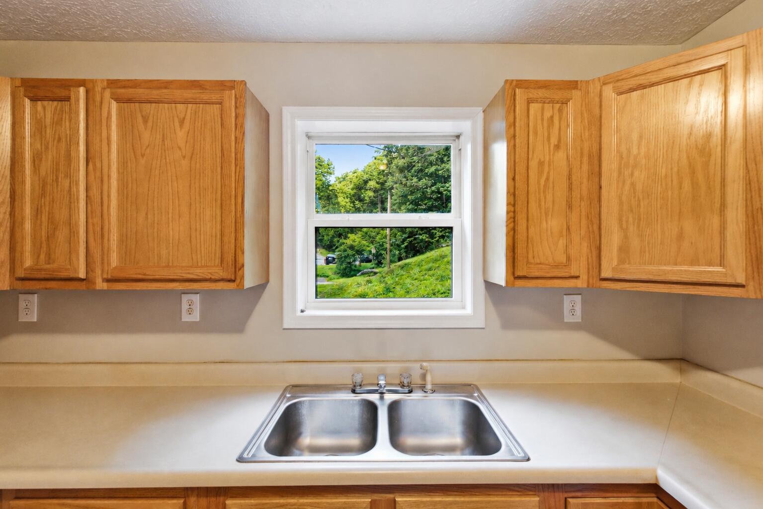 450 Nada Tunnel Road Property Photo 11