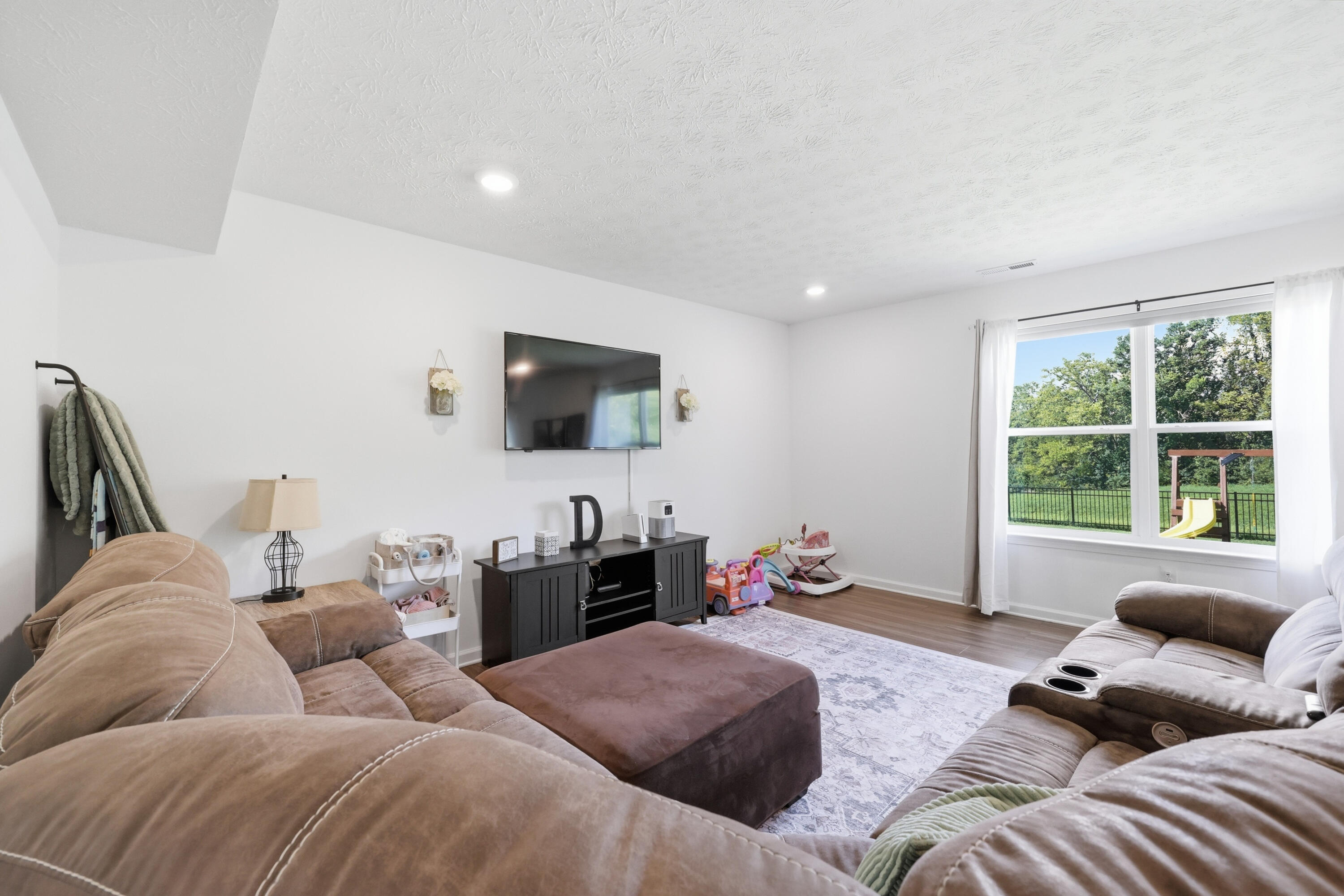 2093 Carnegie Drive Property Photo 12