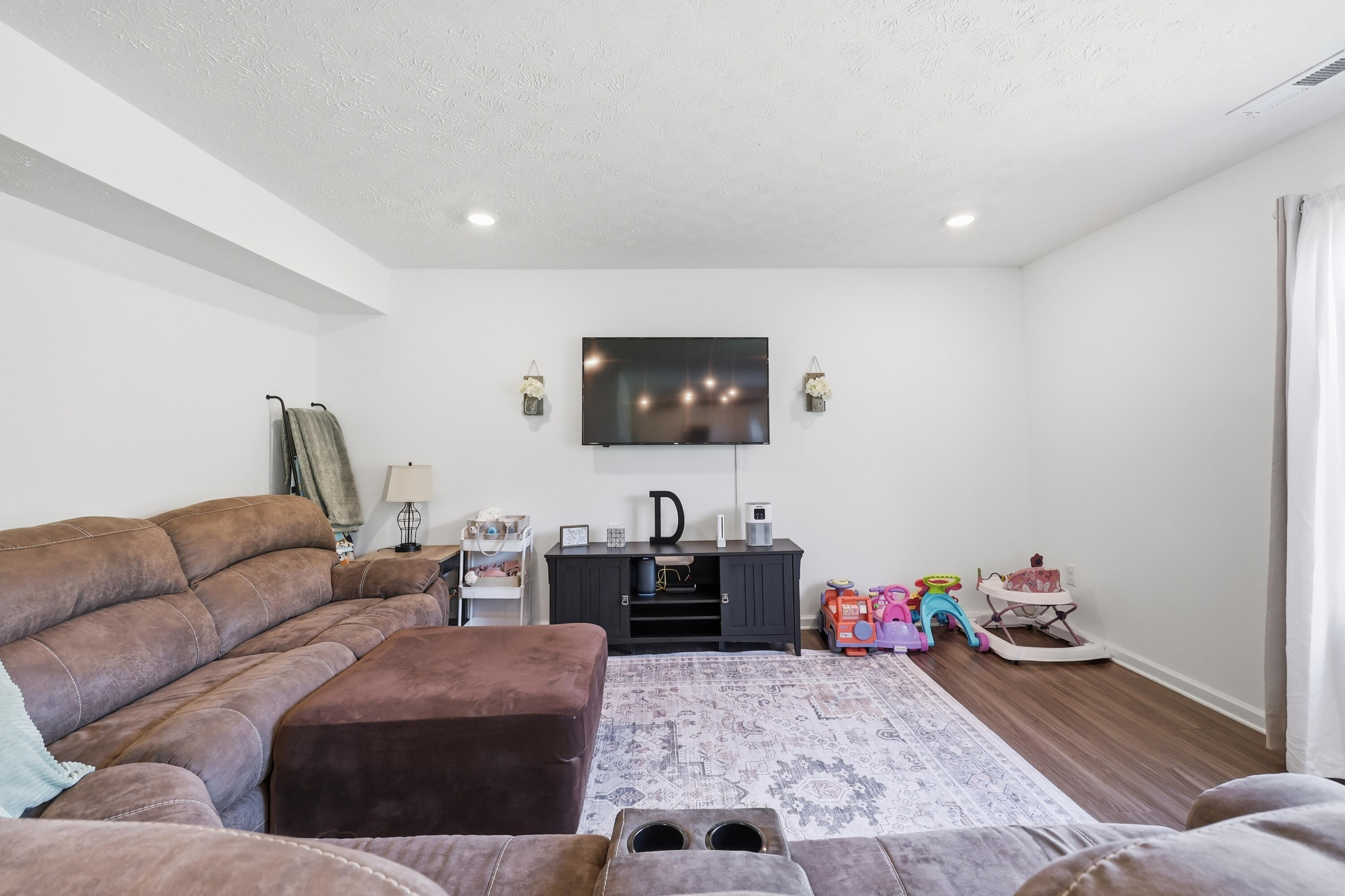 2093 Carnegie Drive Property Photo 13