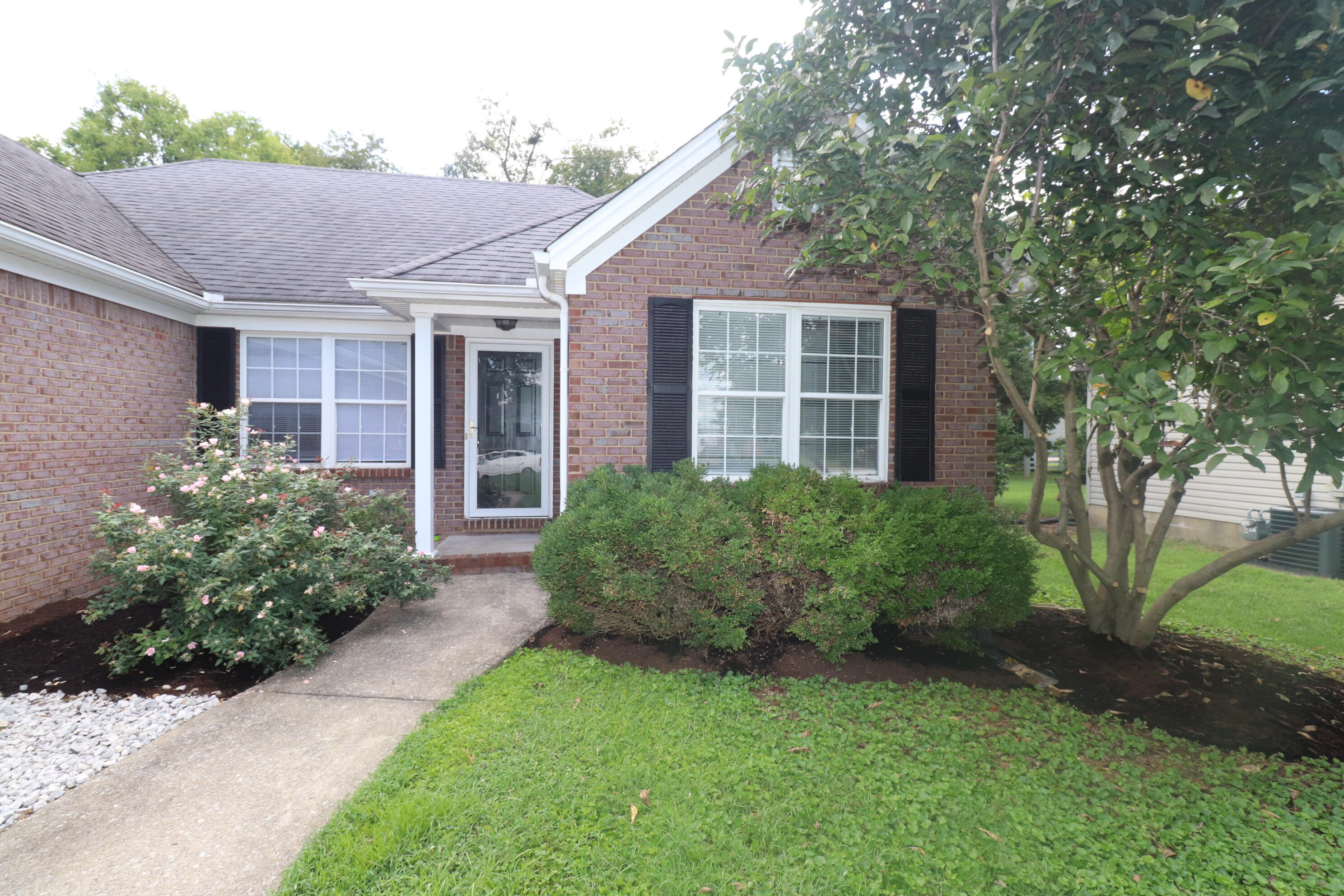 99 Shetland Lane Property Photo 2