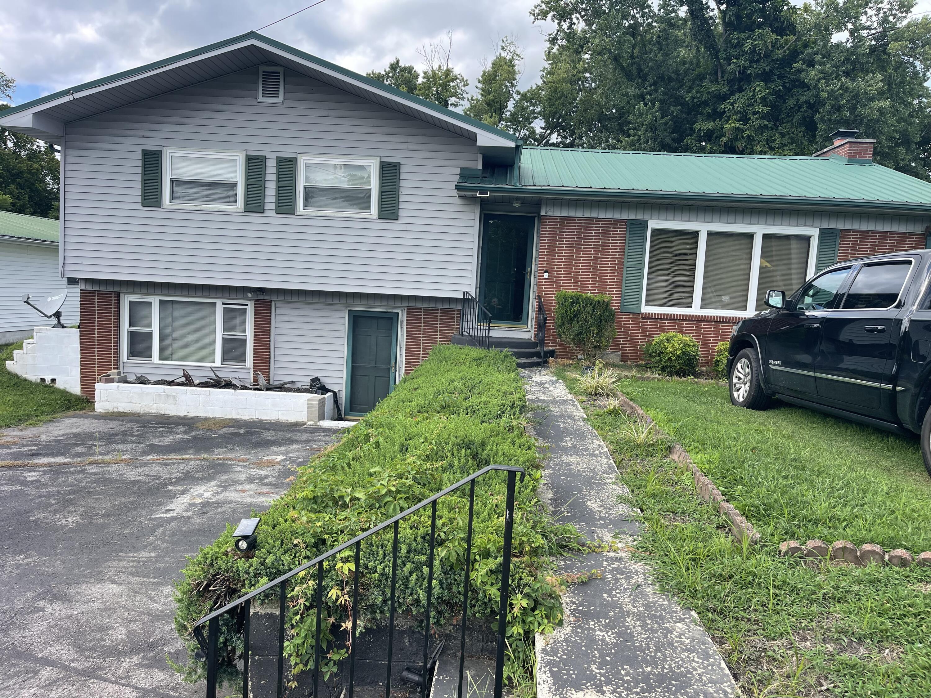 1102 W Chester Avenue Property Photo 3