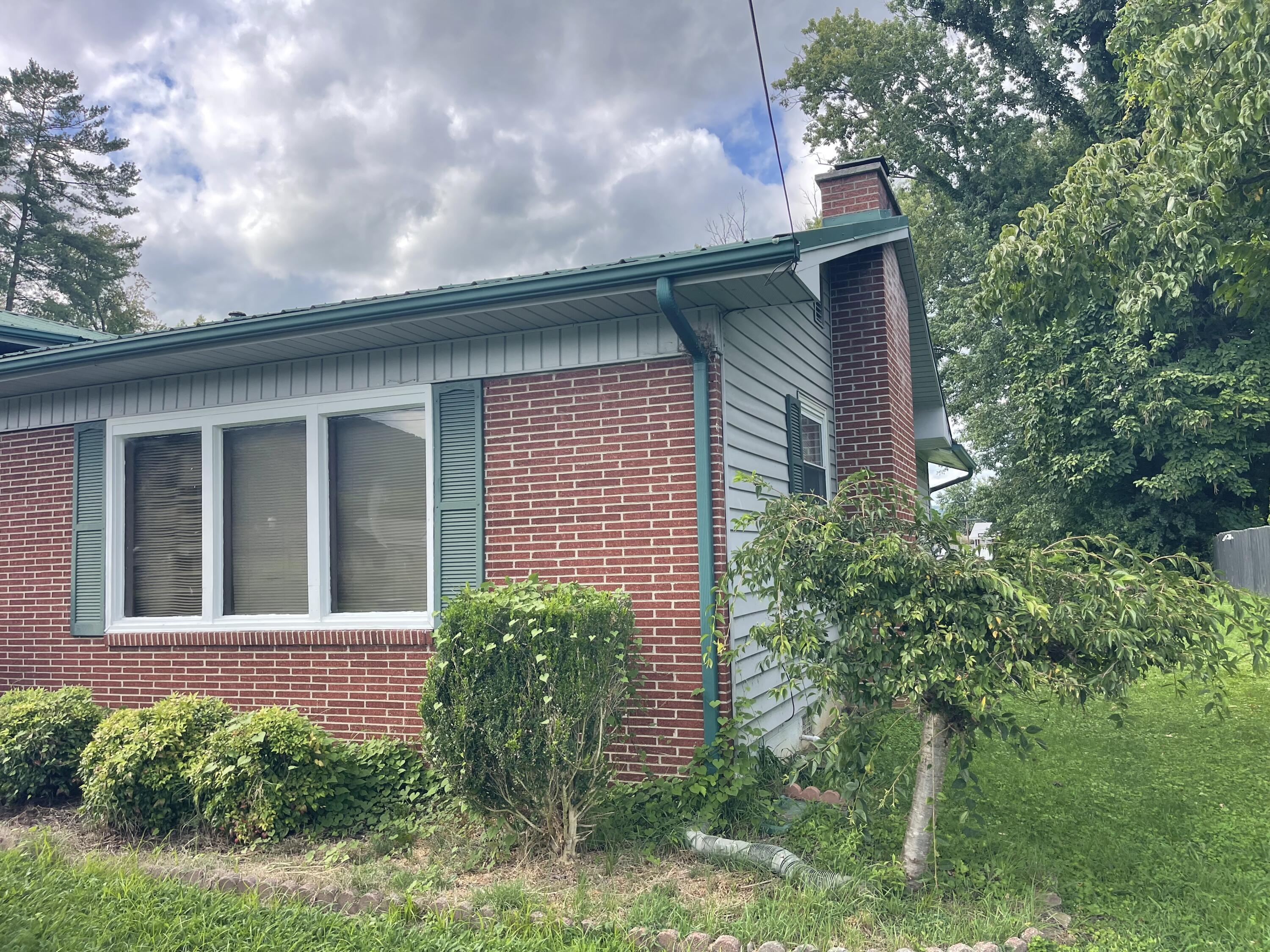 1102 W Chester Avenue Property Photo 6