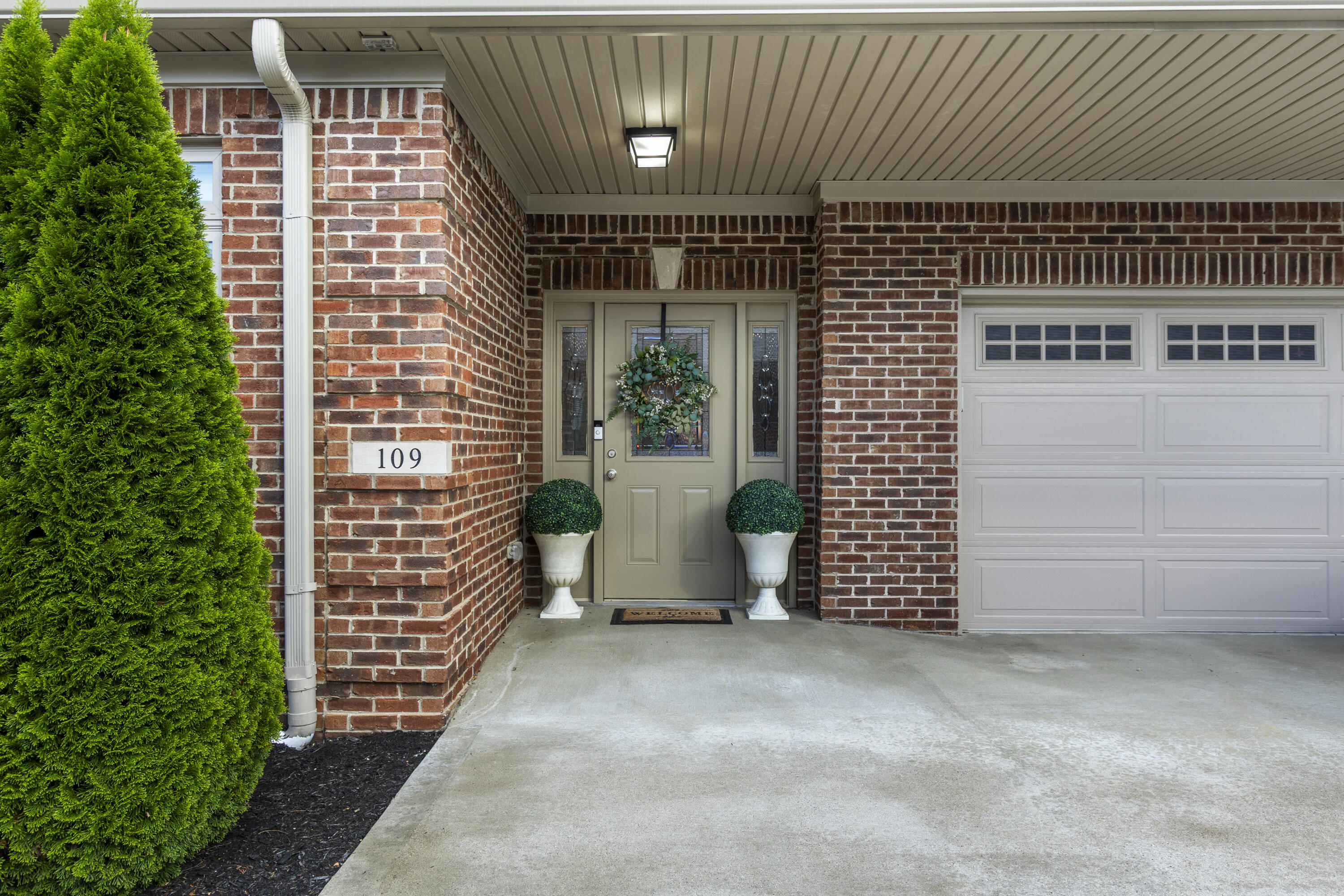 109 Woods Way Property Photo 3