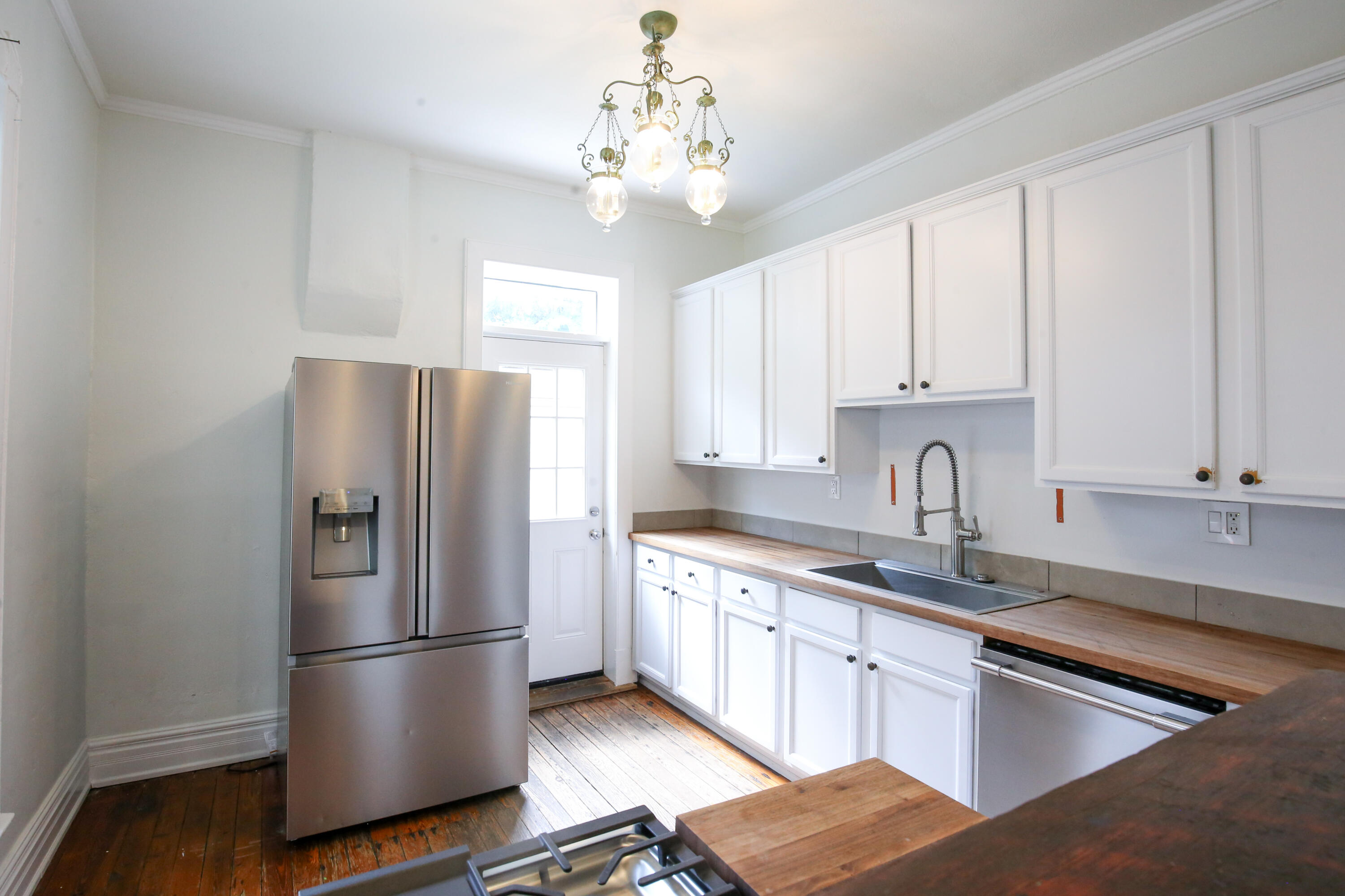 422 Johnson Avenue Property Photo 3